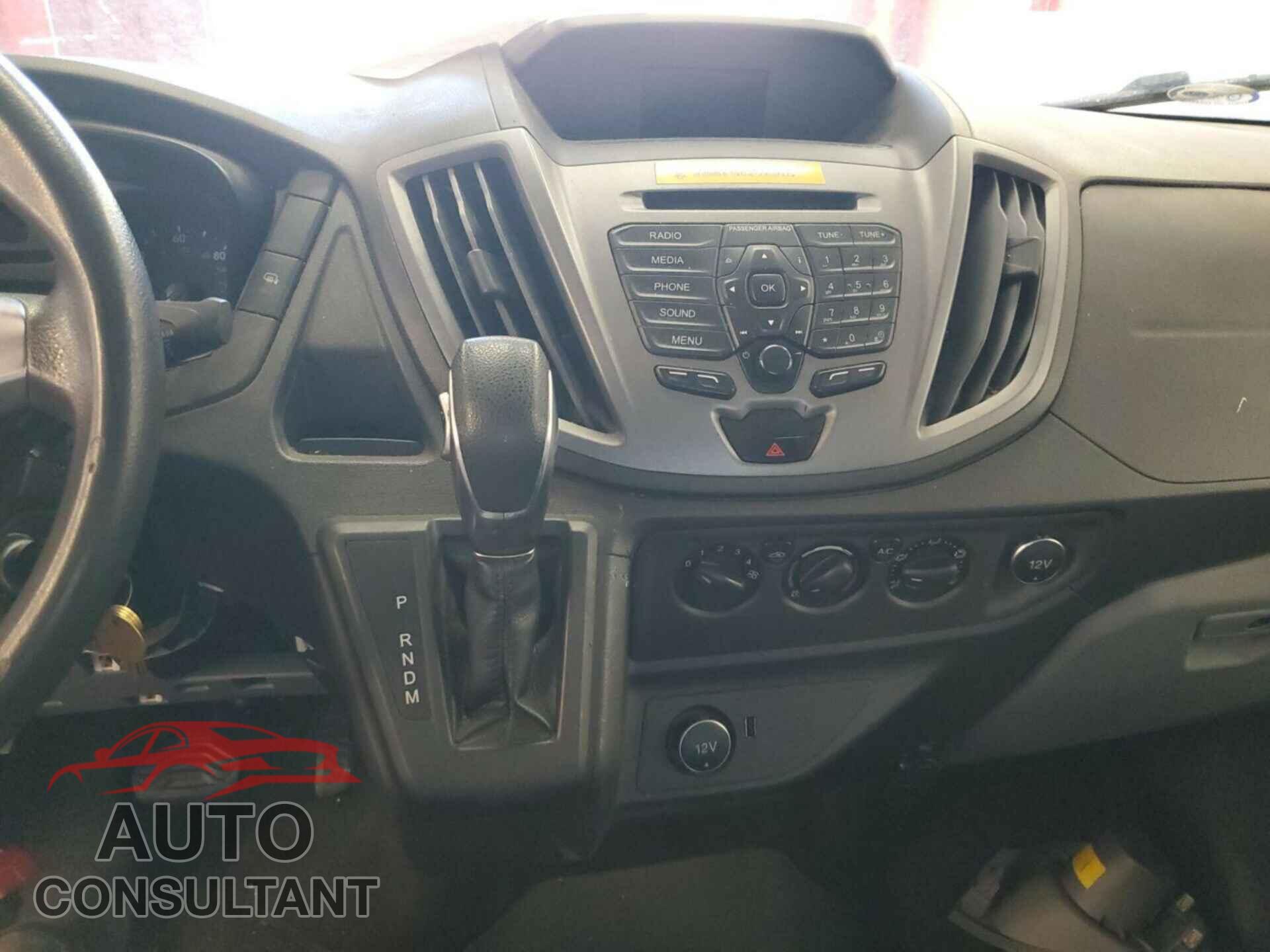 FORD TRANSIT 2019 - 1FTYR3XM6KKA24832
