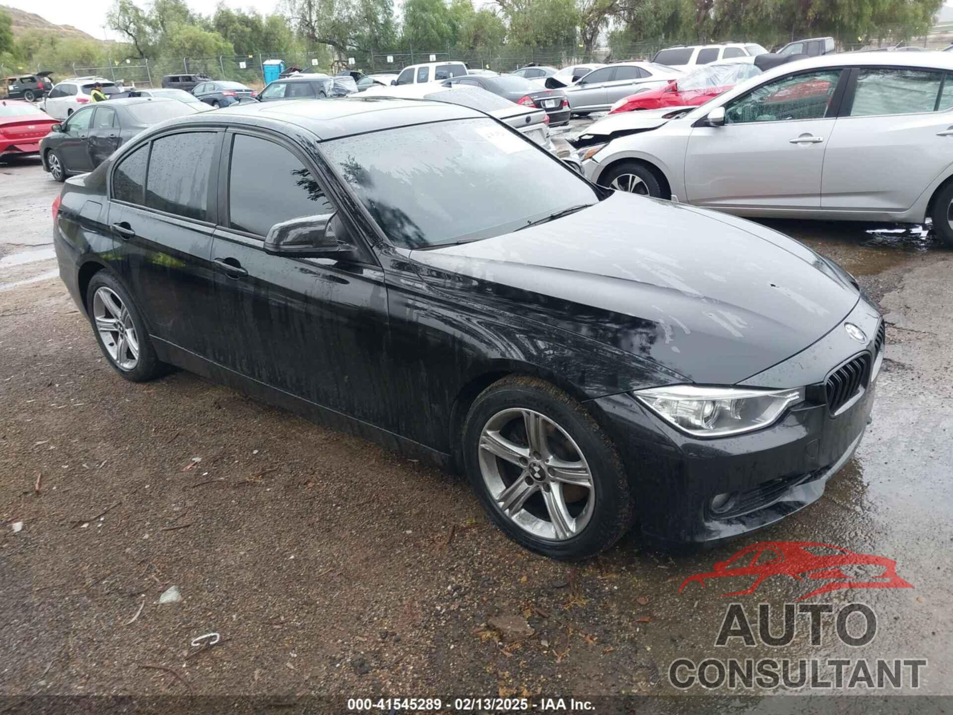 BMW 328I 2013 - WBA3C1G50DNR45726