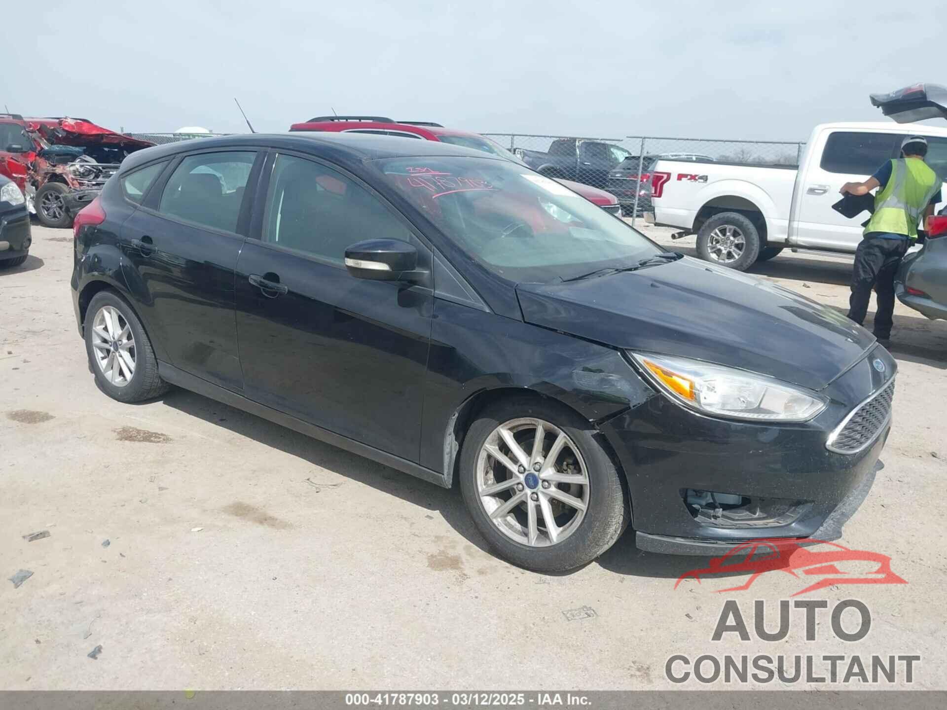 FORD FOCUS 2015 - 1FADP3K29FL326423