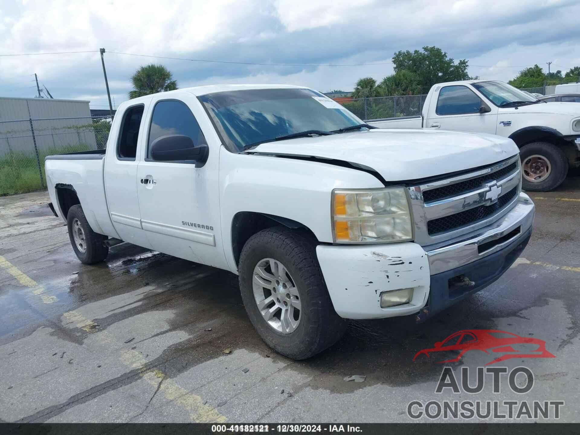 CHEVROLET SILVERADO 1500 2011 - 1GCRKSE37BZ203935