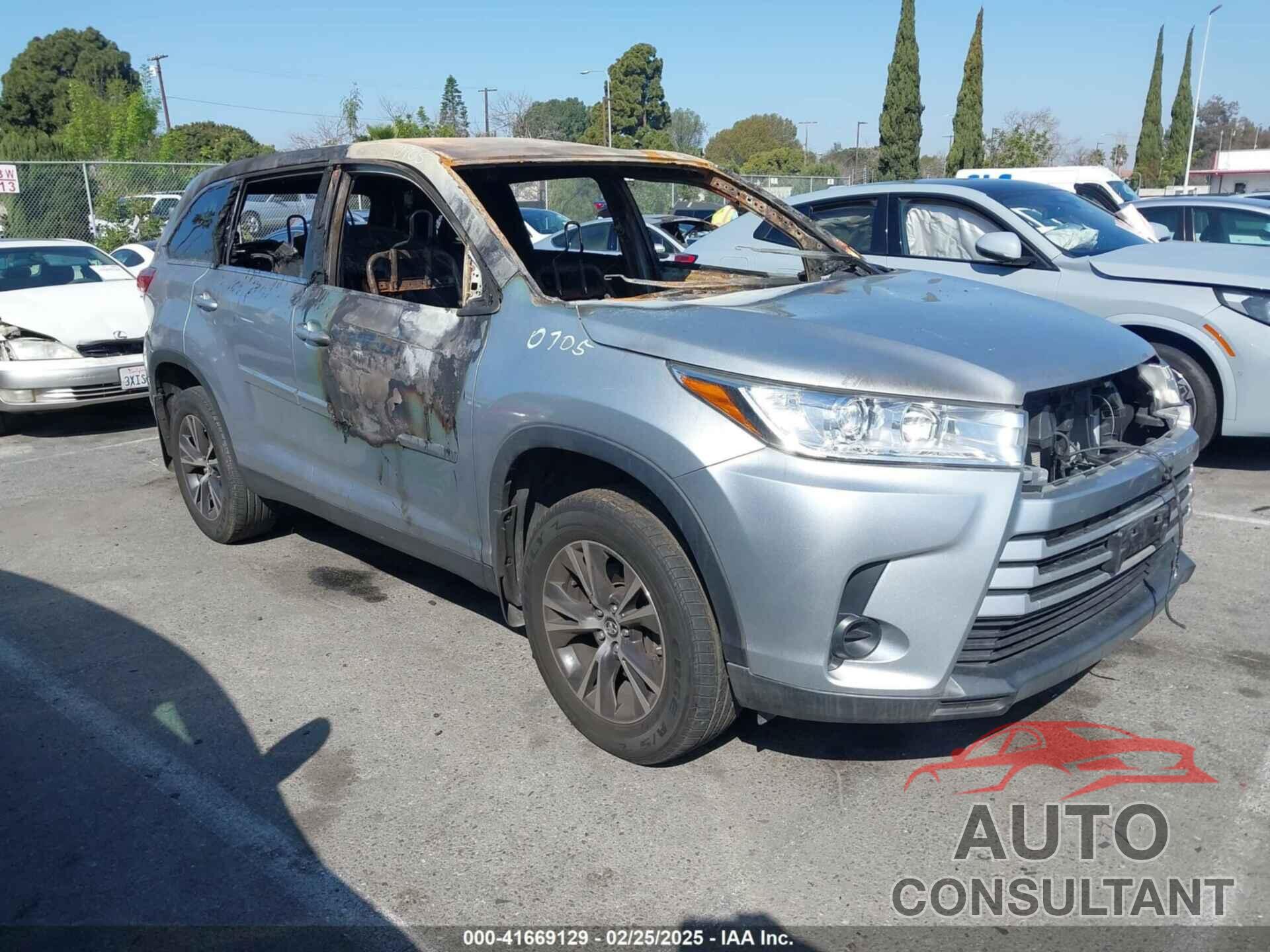 TOYOTA HIGHLANDER 2019 - 5TDBZRFH5KS916530