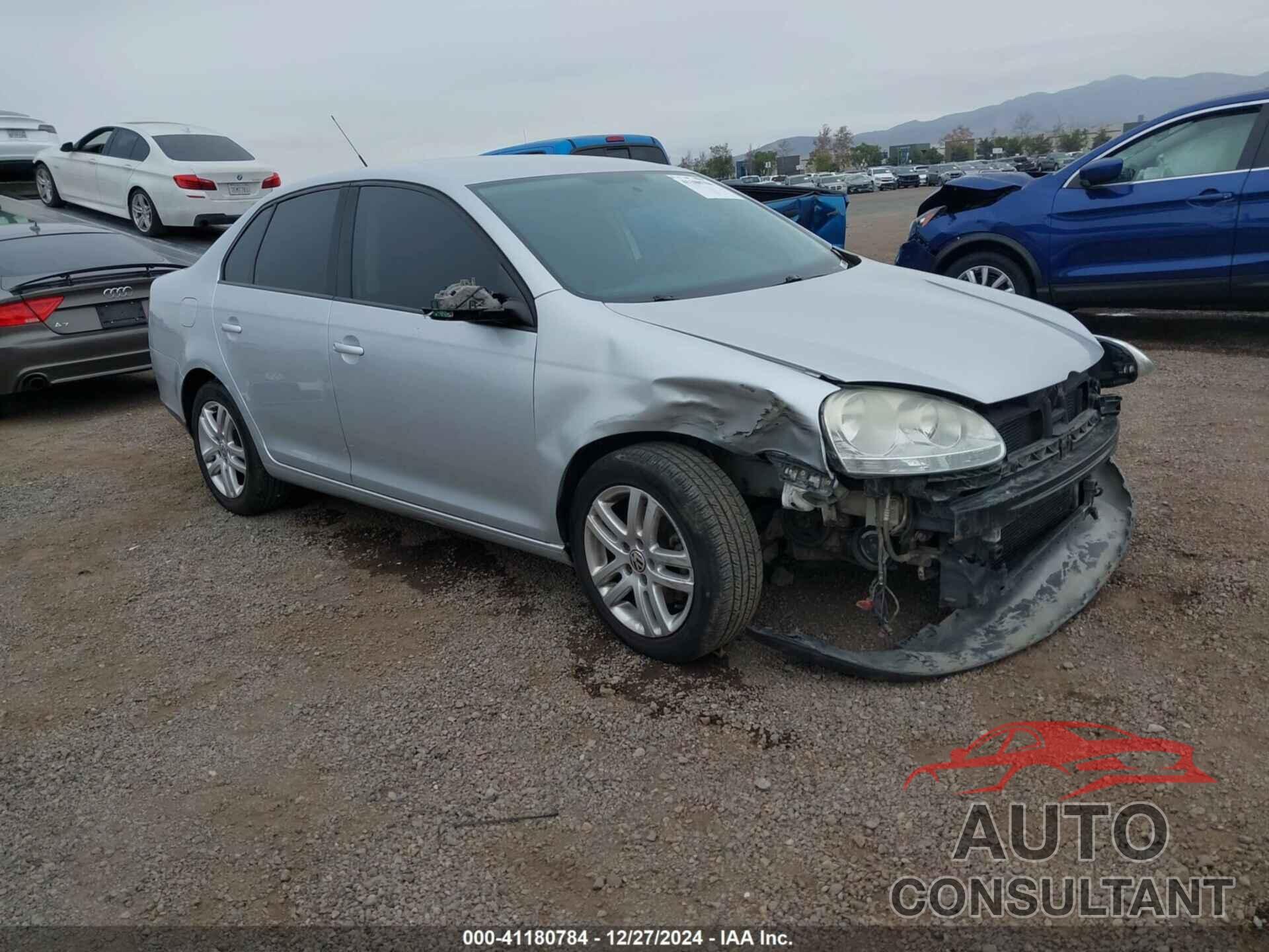 VOLKSWAGEN JETTA 2010 - 3VWJZ7AJXAM067601