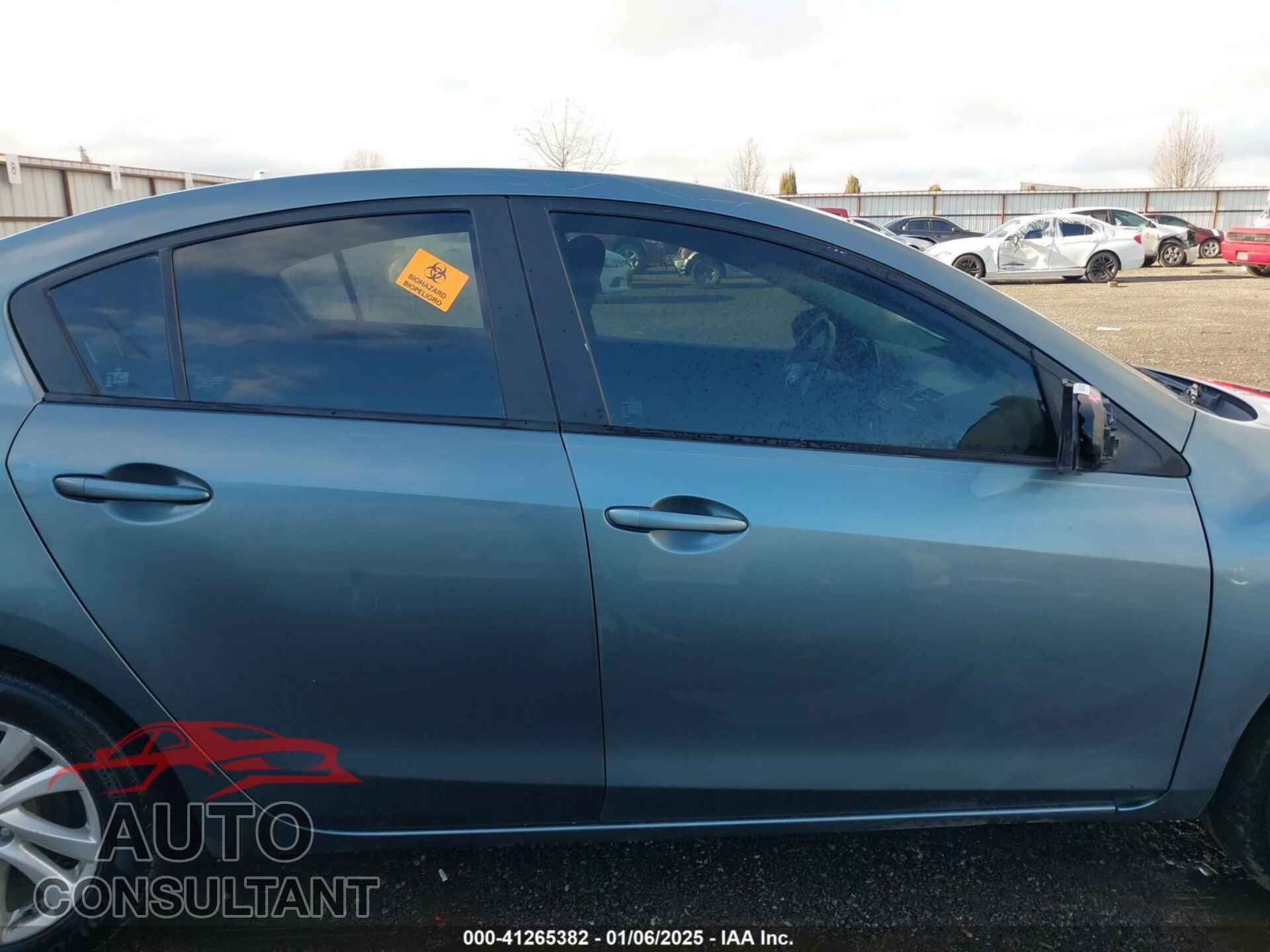 MAZDA MAZDA3 2012 - JM1BL1V79C1553501