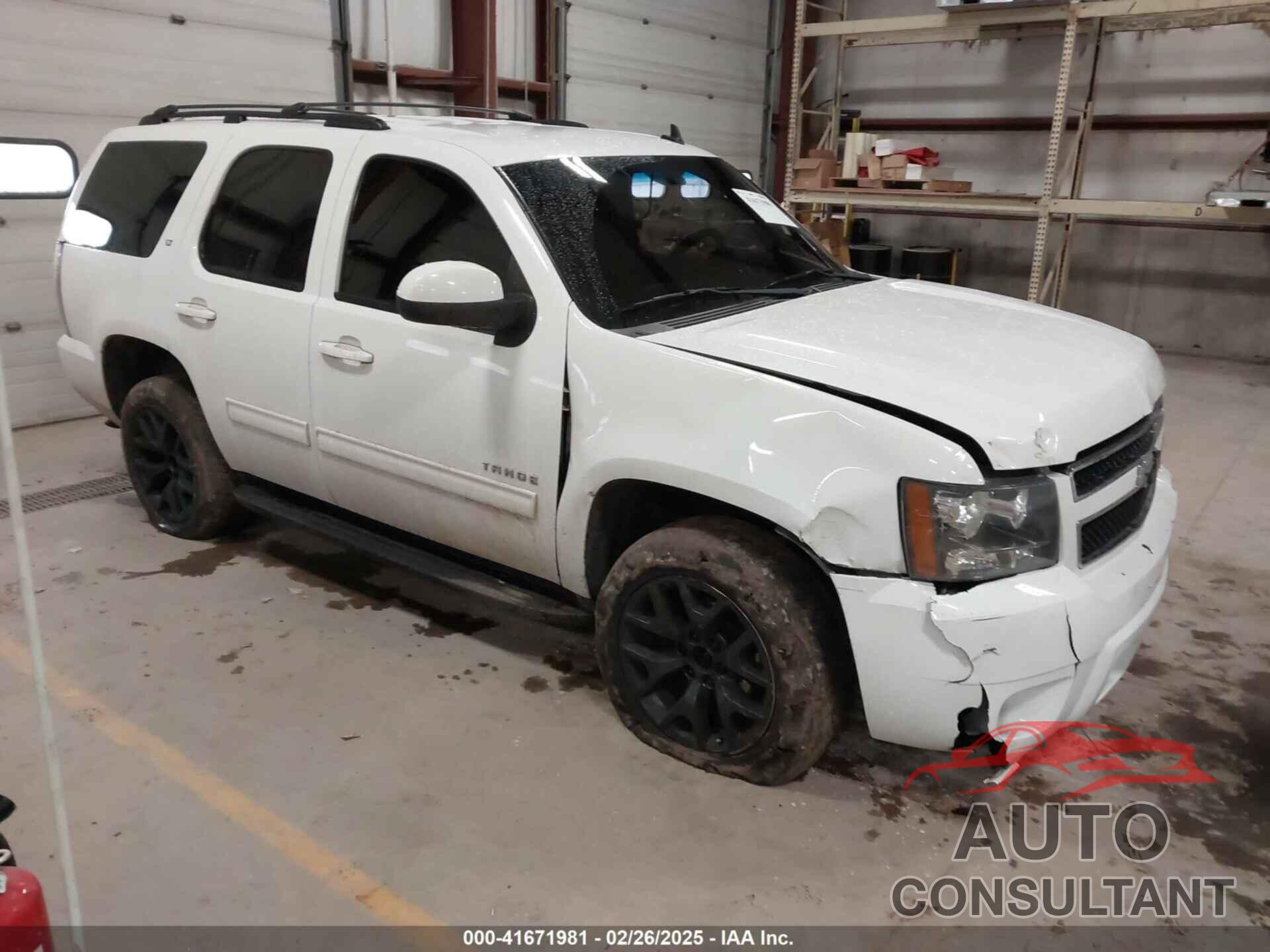 CHEVROLET TAHOE 2011 - 1GNSKBE08BR210570