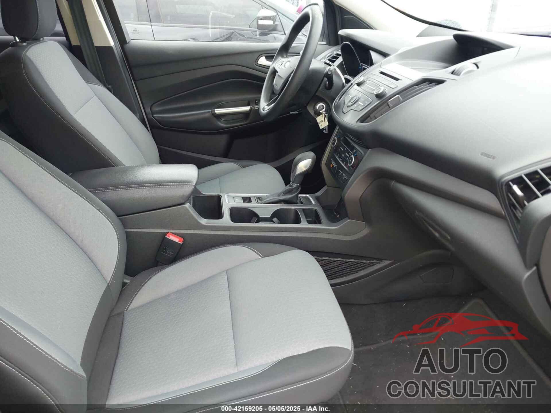 FORD ESCAPE 2018 - 1FMCU9GD2JUD00479