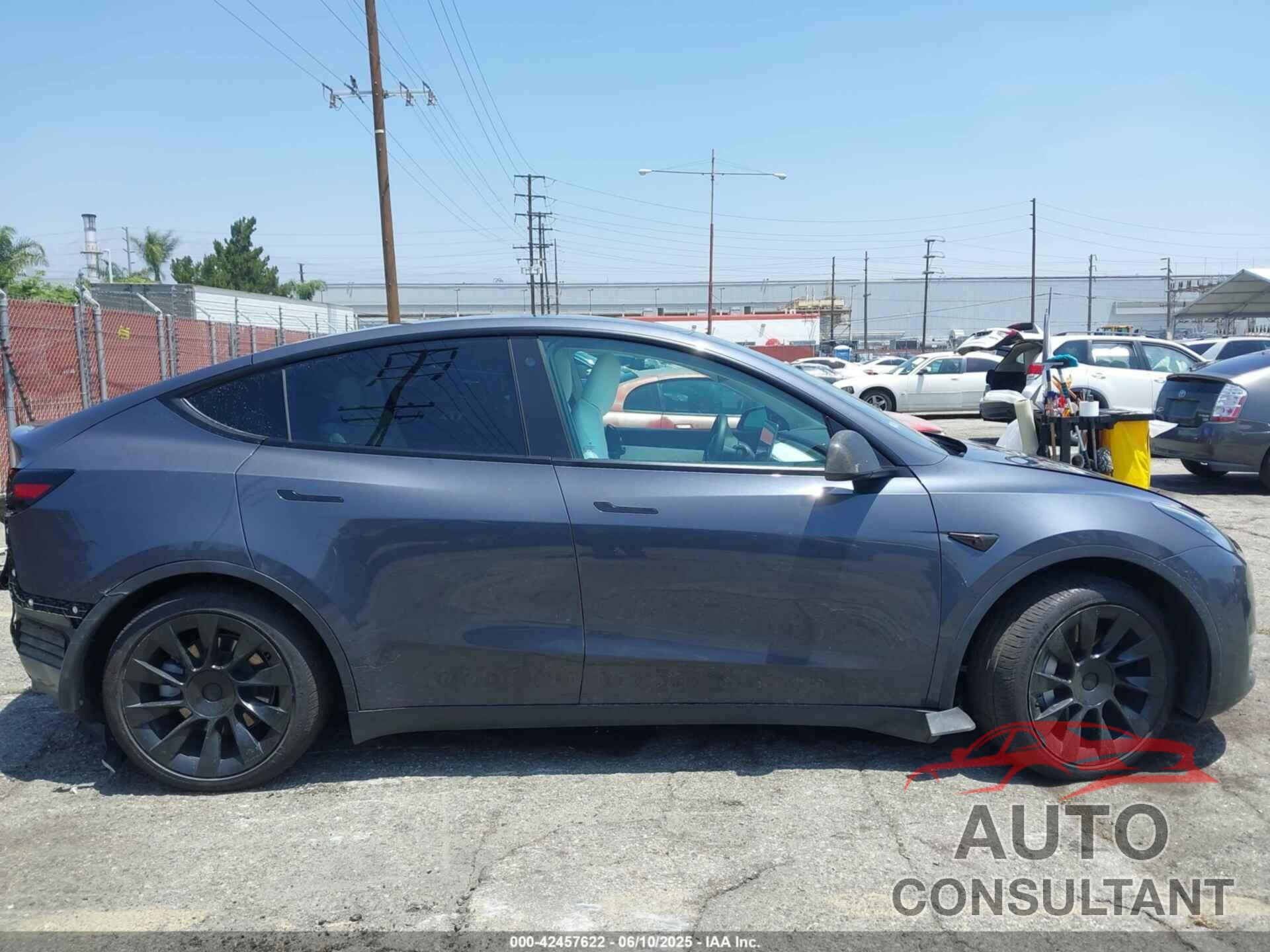 TESLA MODEL Y 2022 - 7SAYGAEE2NF358401