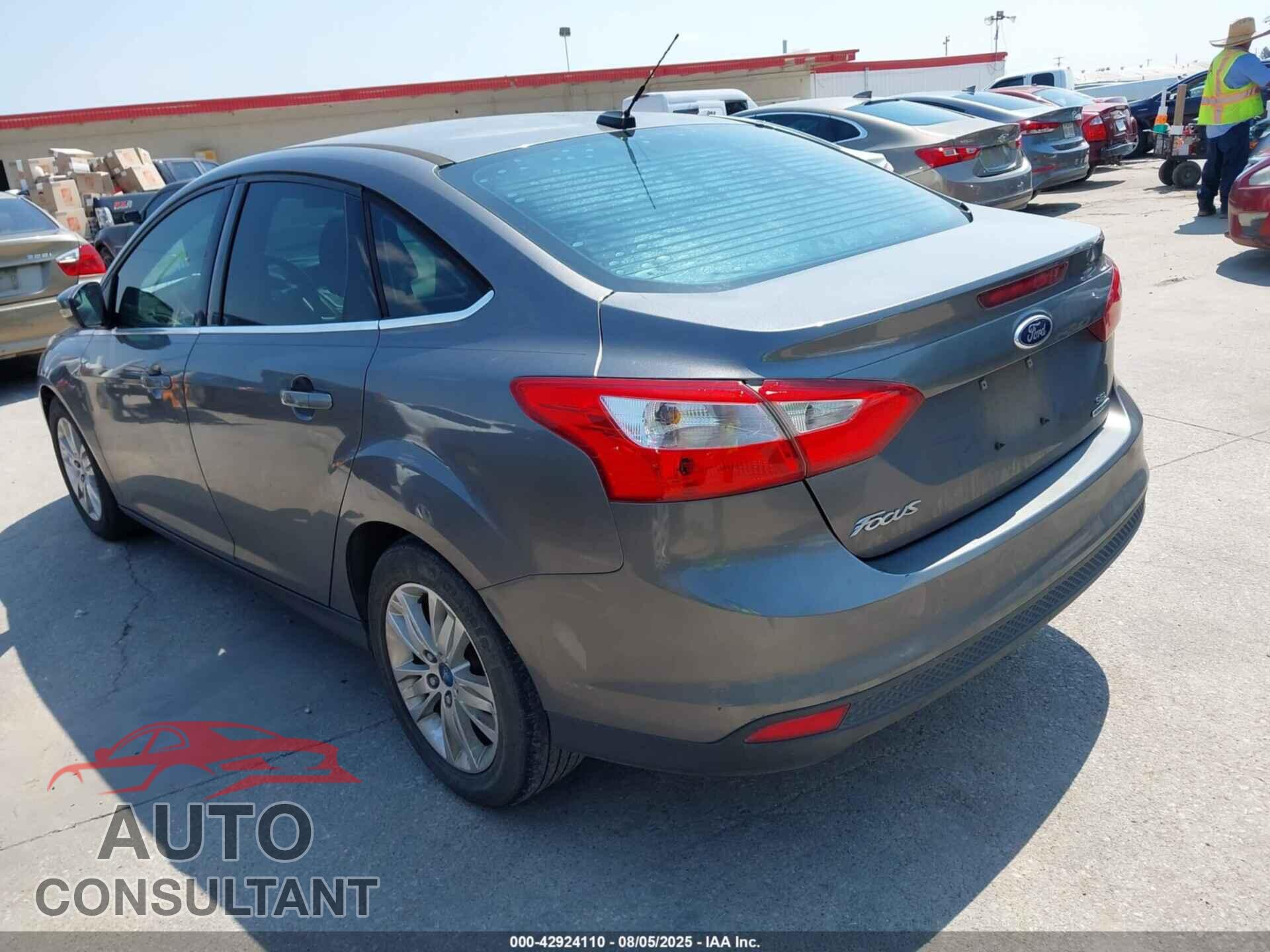 FORD FOCUS 2012 - 1FAHP3H27CL403116