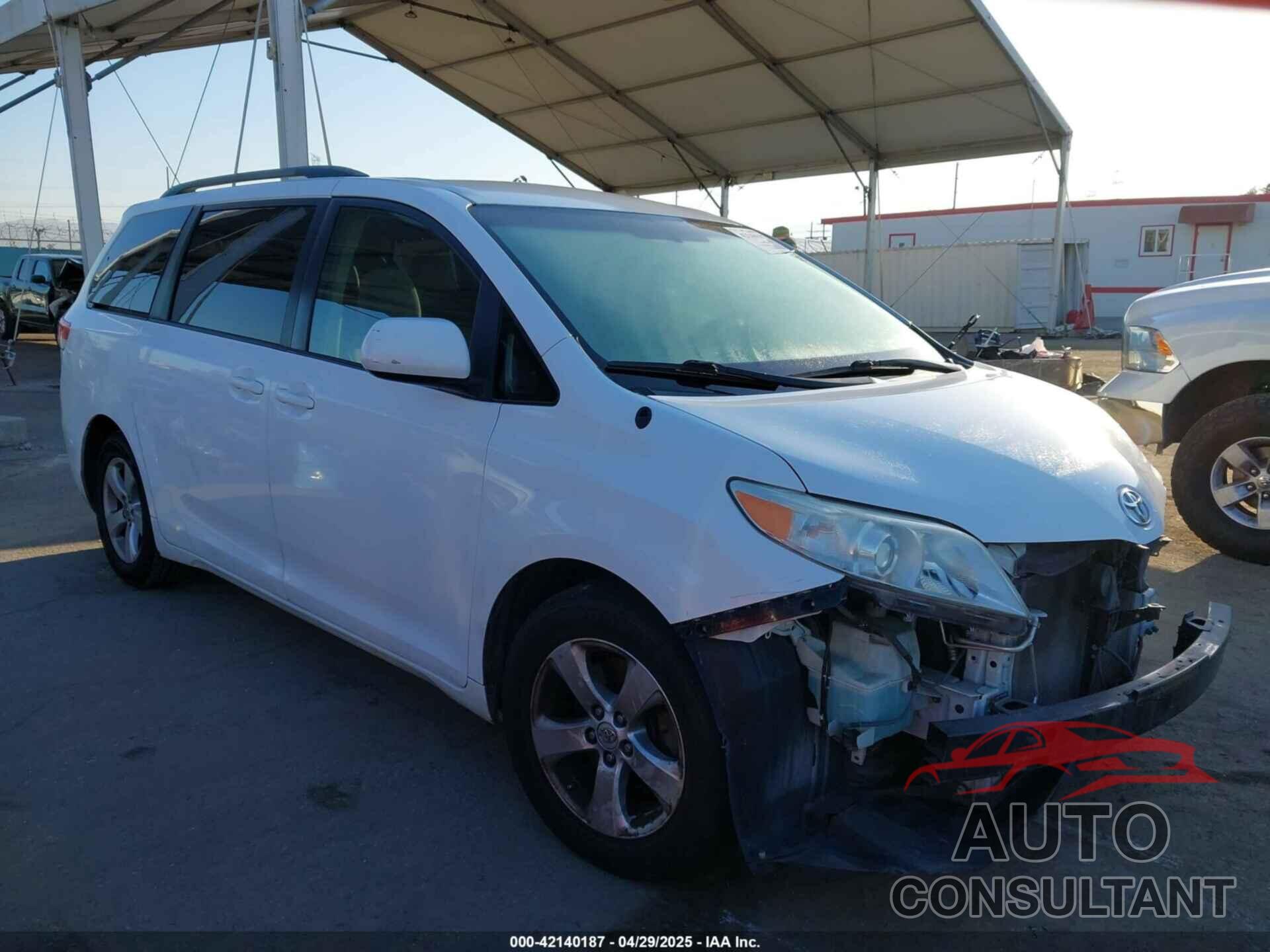 TOYOTA SIENNA 2014 - 5TDKK3DC9ES460142