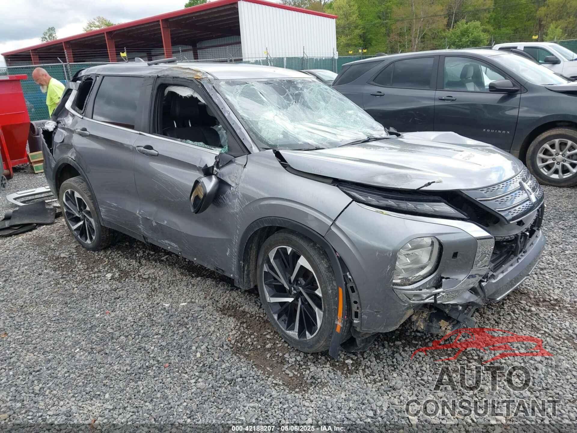 MITSUBISHI OUTLANDER 2022 - JA4J4UA82NZ024155
