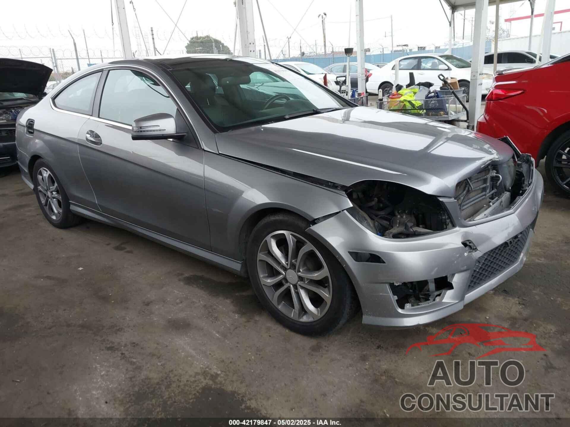 MERCEDES-BENZ C 250 2013 - WDDGJ4HB7DG068579