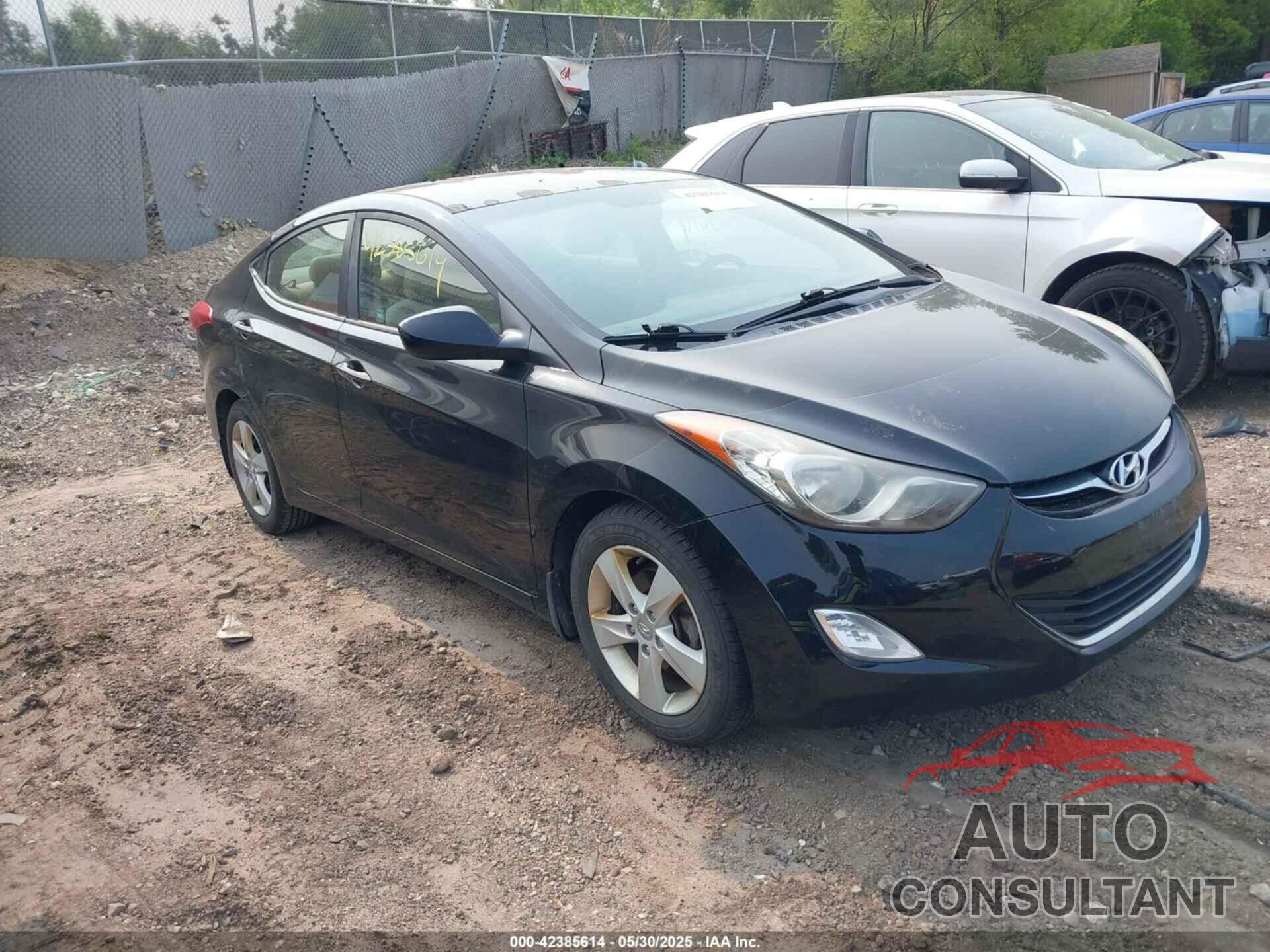 HYUNDAI ELANTRA 2013 - KMHDH4AE7DU498901