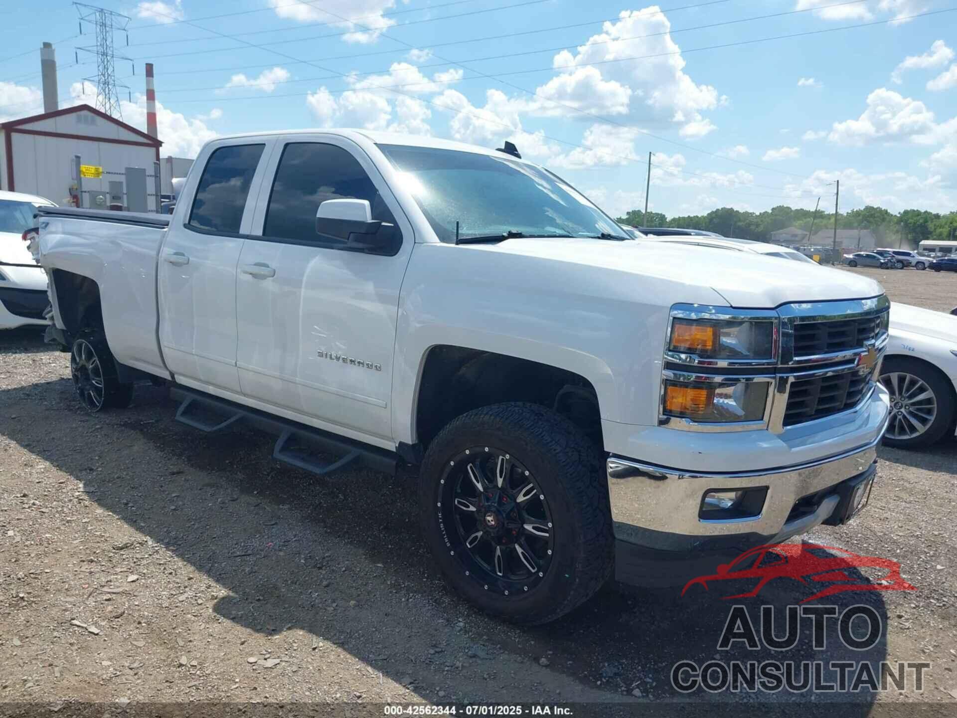 CHEVROLET SILVERADO 1500 2015 - 1GCVKREC7FZ372303