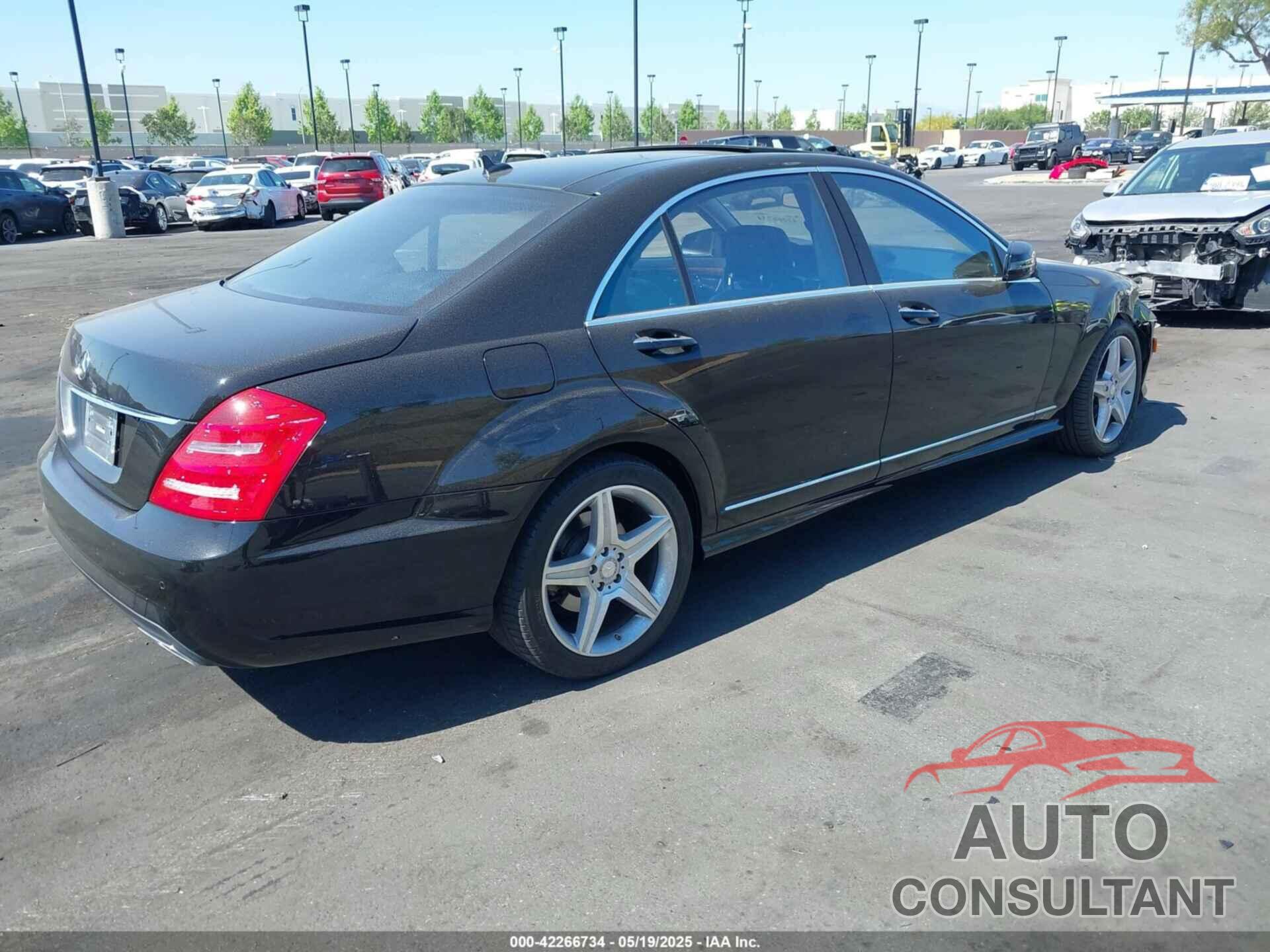 MERCEDES-BENZ S 550 2010 - WDDNG7BB9AA347420