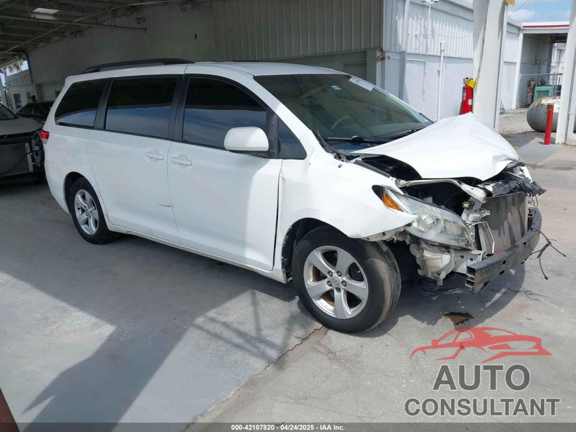 TOYOTA SIENNA 2014 - 5TDKK3DC2ES513425