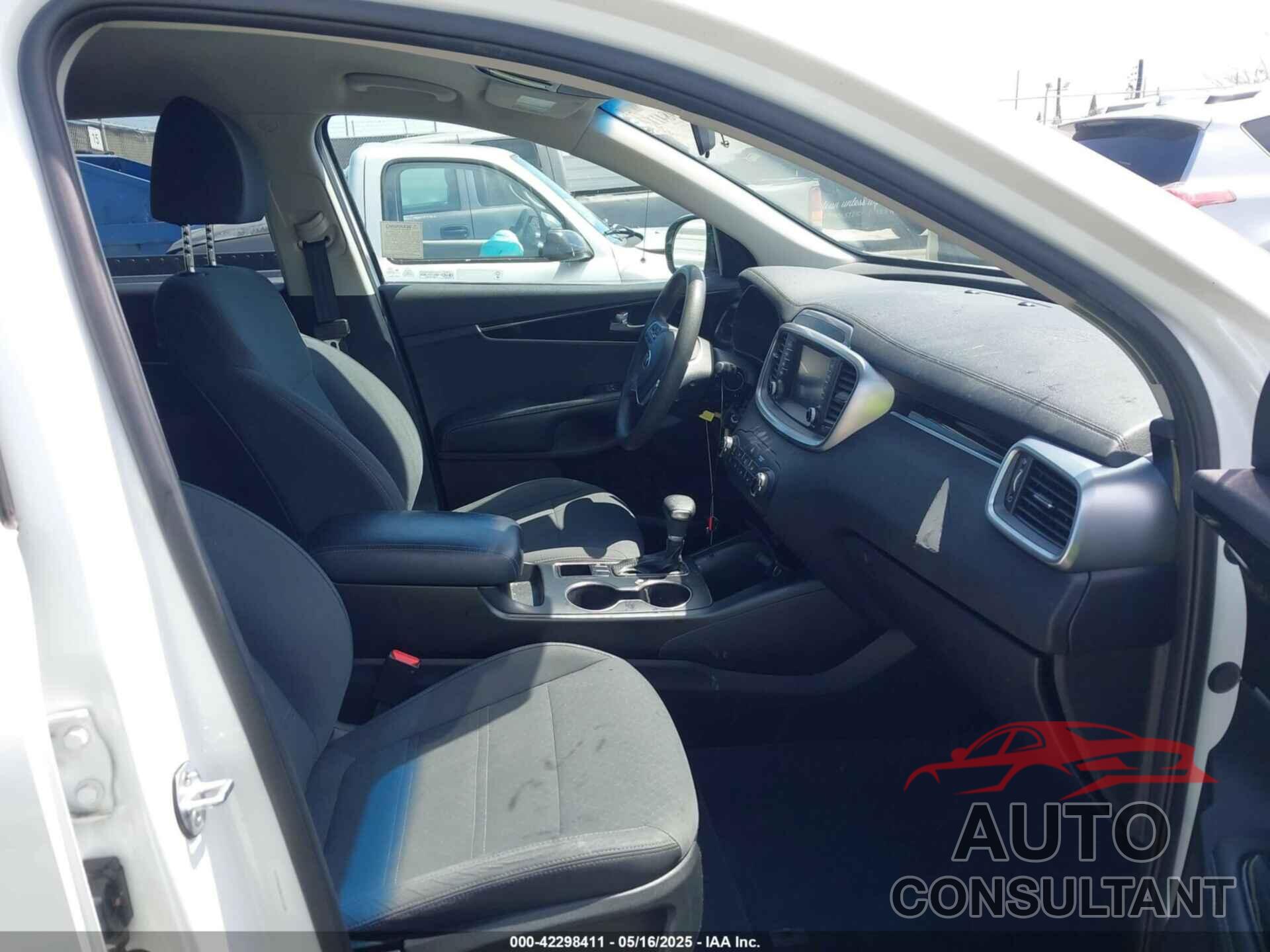 KIA SORENTO 2019 - 5XYPG4A38KG550585