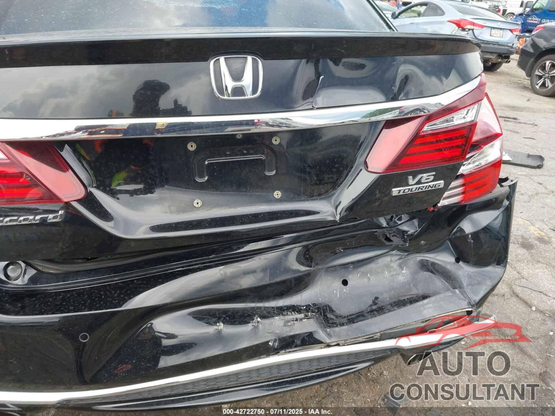 HONDA ACCORD 2017 - 1HGCR3F92HA005007