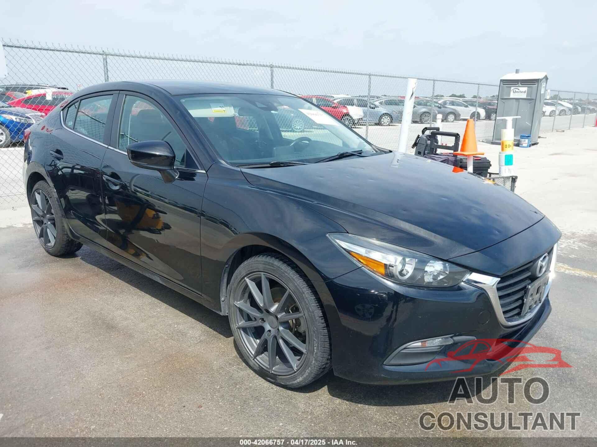 MAZDA MAZDA3 2018 - 3MZBN1V32JM208914
