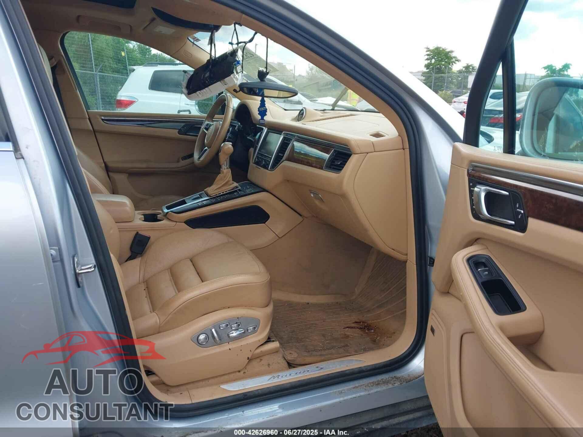 PORSCHE MACAN 2015 - WP1AB2A5XFLB59652