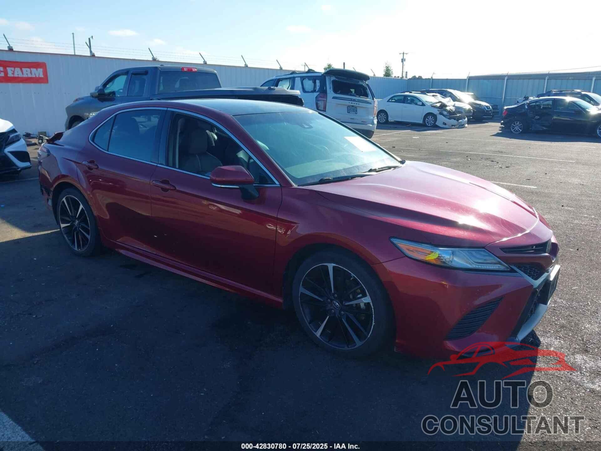 TOYOTA CAMRY 2018 - 4T1B61HK1JU624060
