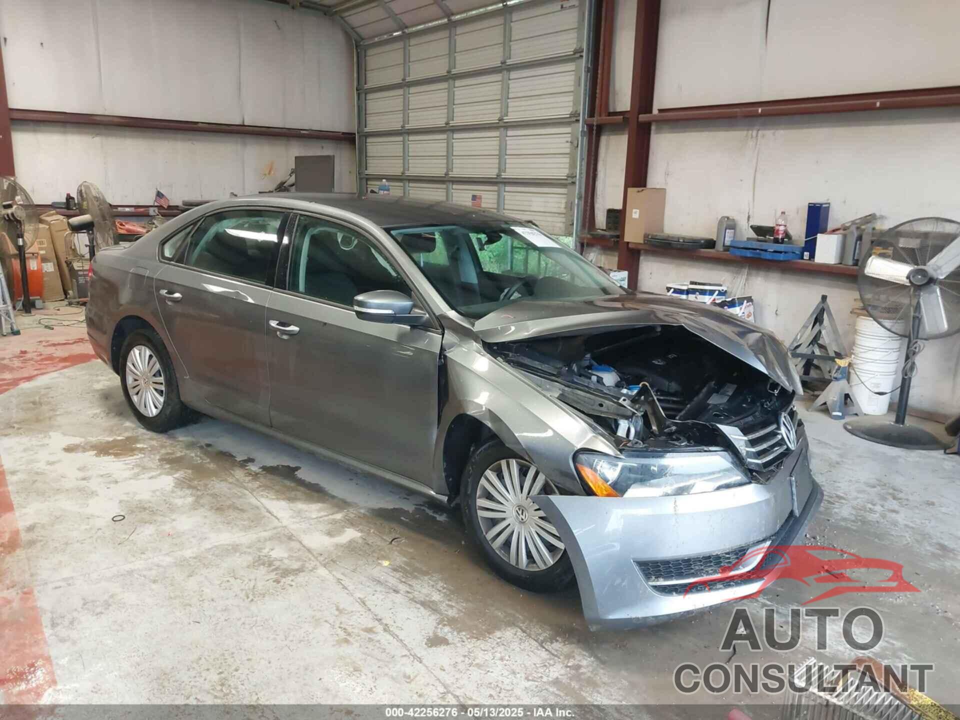 VOLKSWAGEN PASSAT 2015 - 1VWAT7A33FC012502