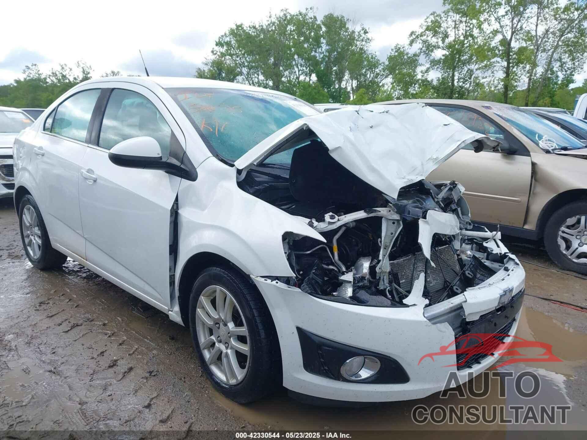 CHEVROLET SONIC 2013 - 1G1JC5SH7D4207505