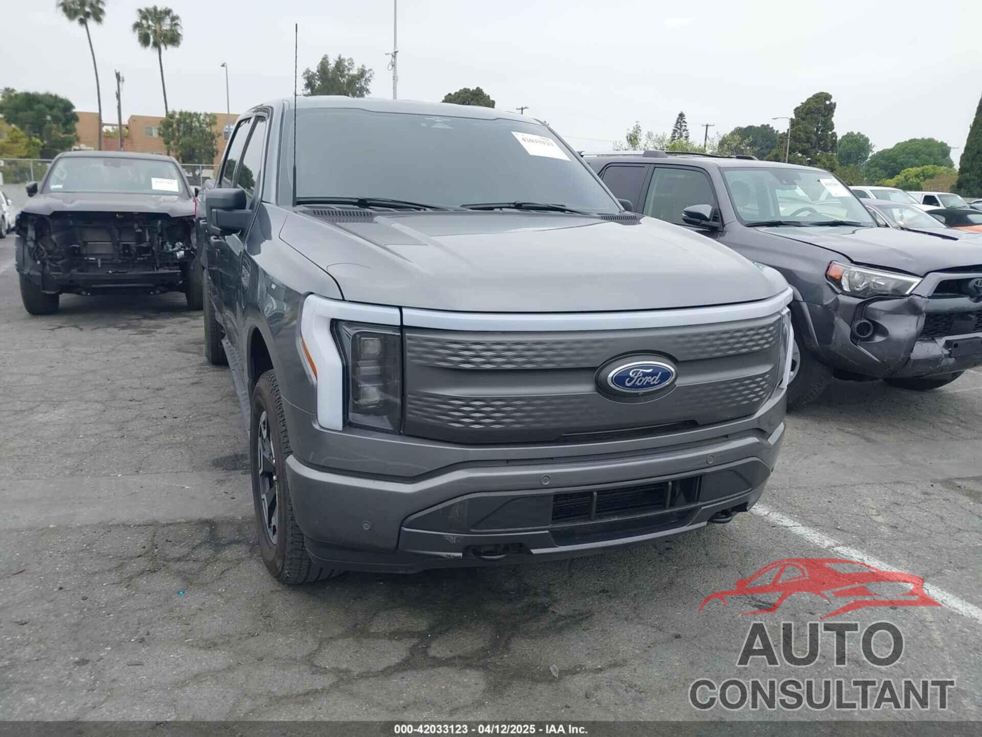 FORD F-150 LIGHTNING 2023 - 1FTVW1EL8PWG48559