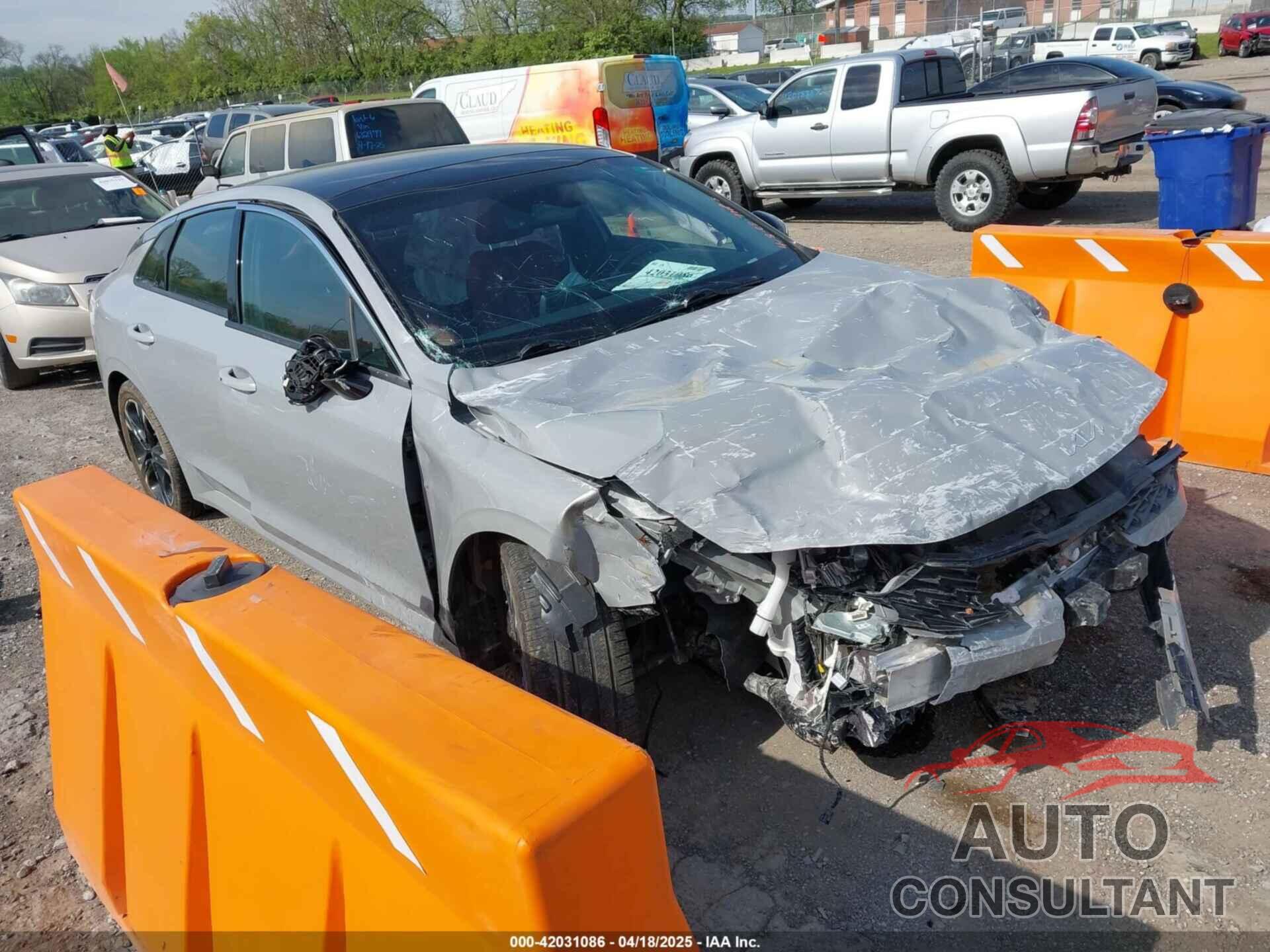KIA K5 2023 - 5XXG64J26PG208610
