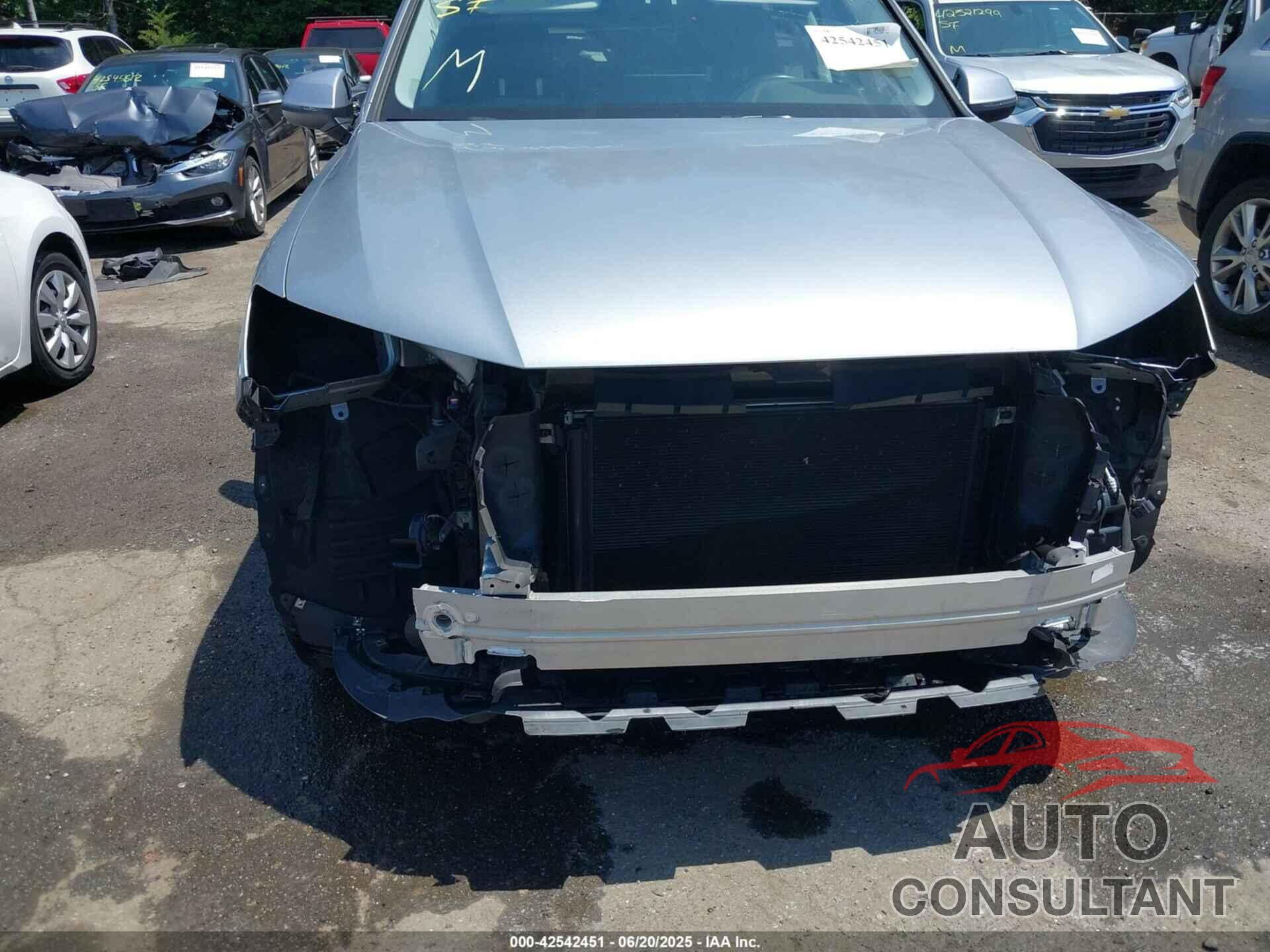 AUDI Q7 2018 - WA1LHAF74JD015170