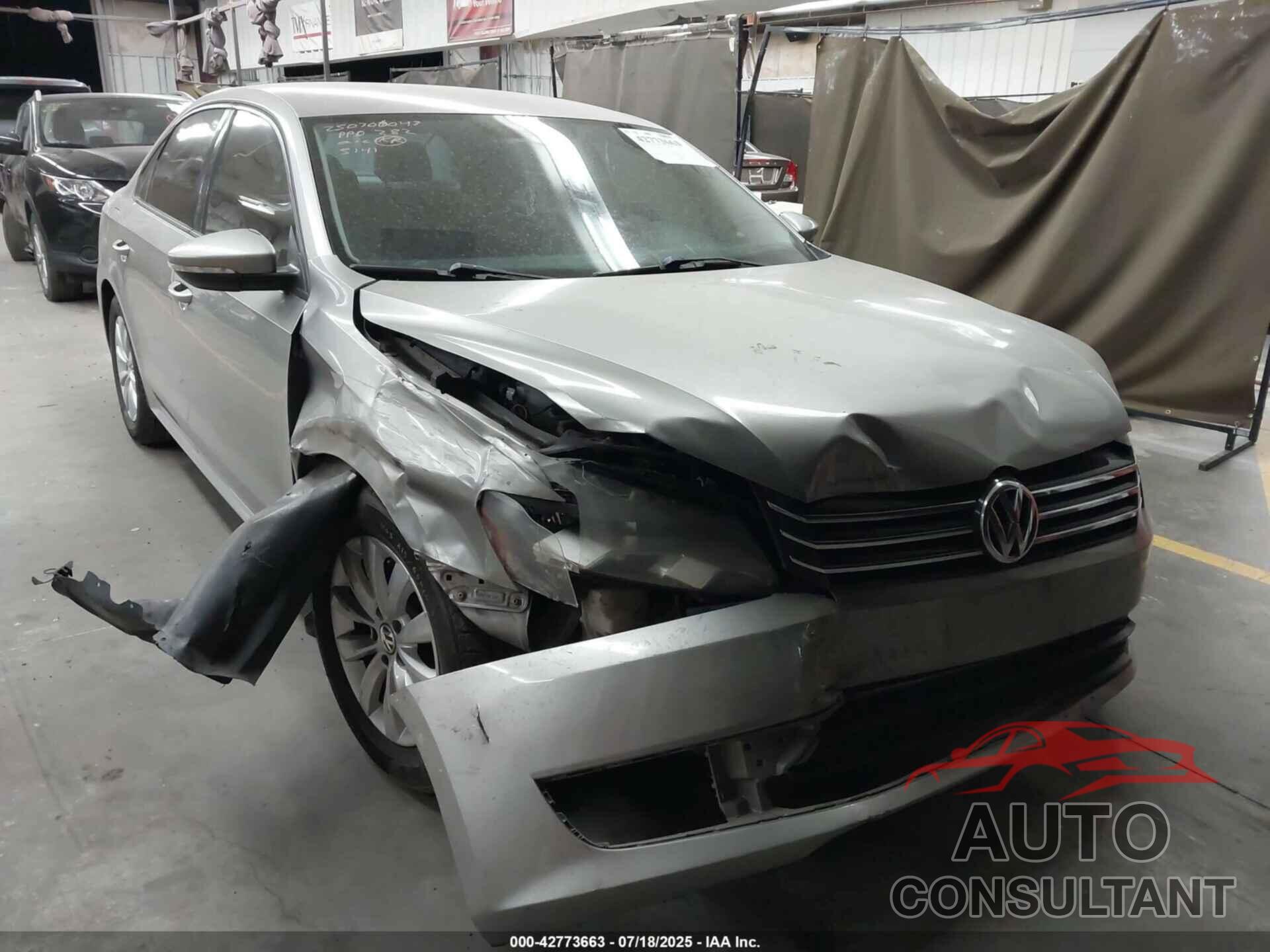VOLKSWAGEN PASSAT 2012 - 1VWAP7A37CC025141