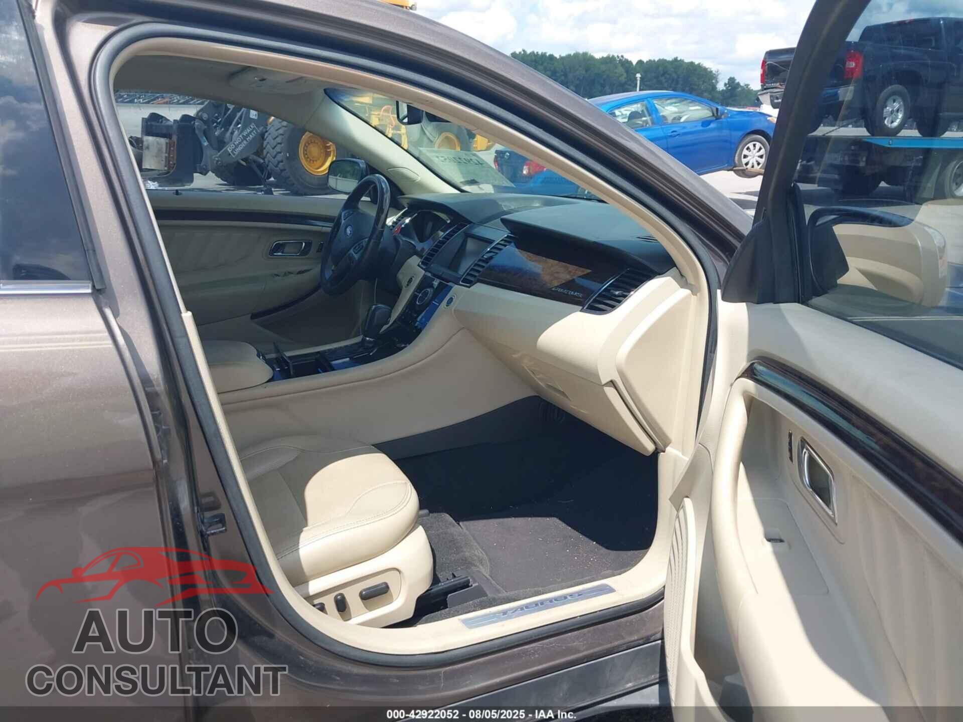 FORD TAURUS 2015 - 1FAHP2F83FG206264
