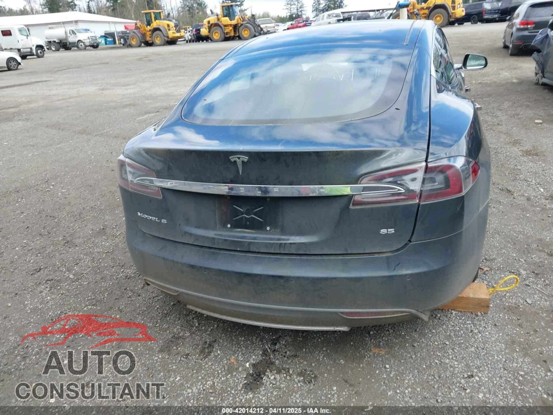 TESLA MODEL S 2013 - 5YJSA1CN1DFP27013