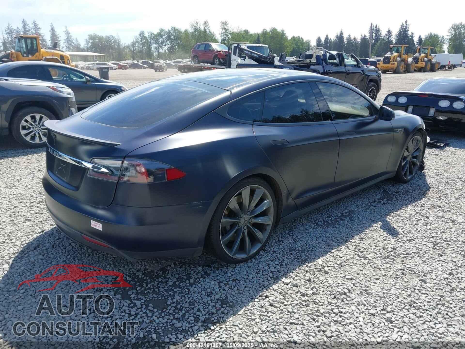 TESLA MODEL S 2013 - 5YJSA1DP2DFP06669