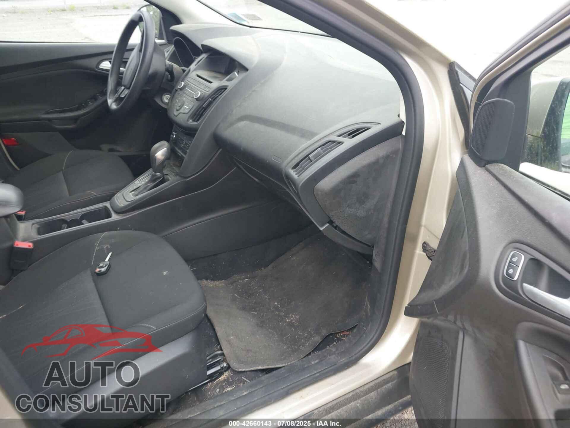 FORD FOCUS 2017 - 1FADP3F26HL257106