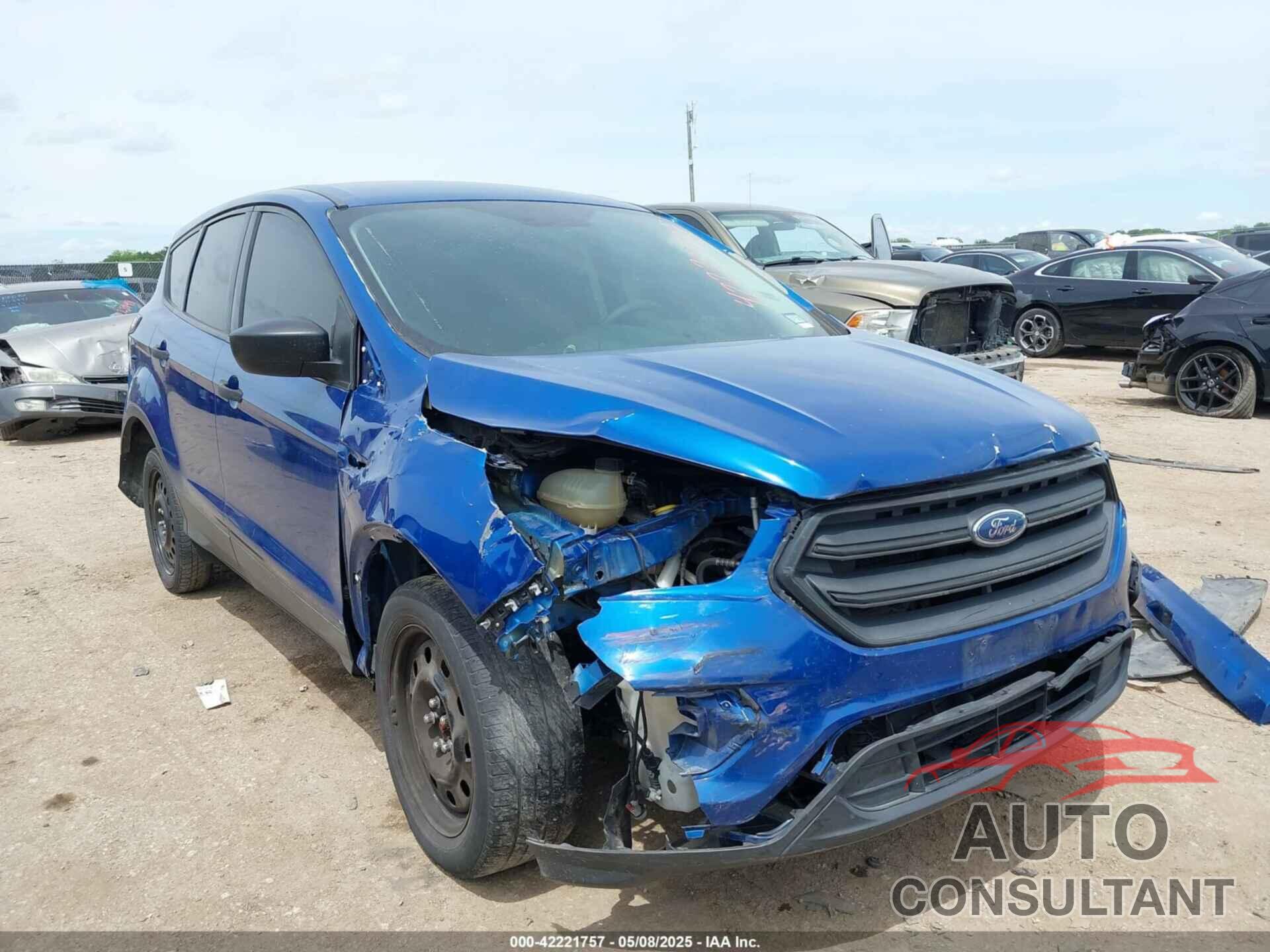 FORD ESCAPE 2017 - 1FMCU0F74HUB52868