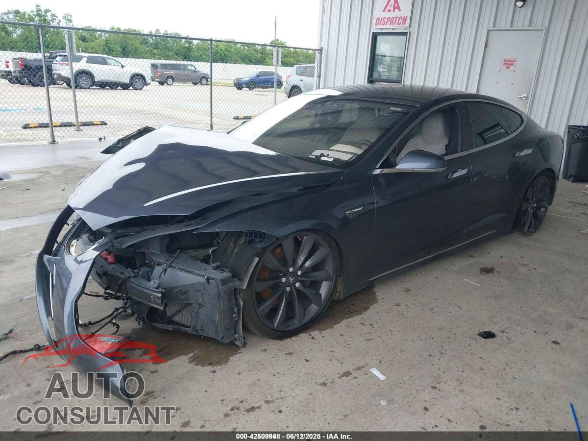 TESLA MODEL S 2015 - 5YJSA1H24FF081239