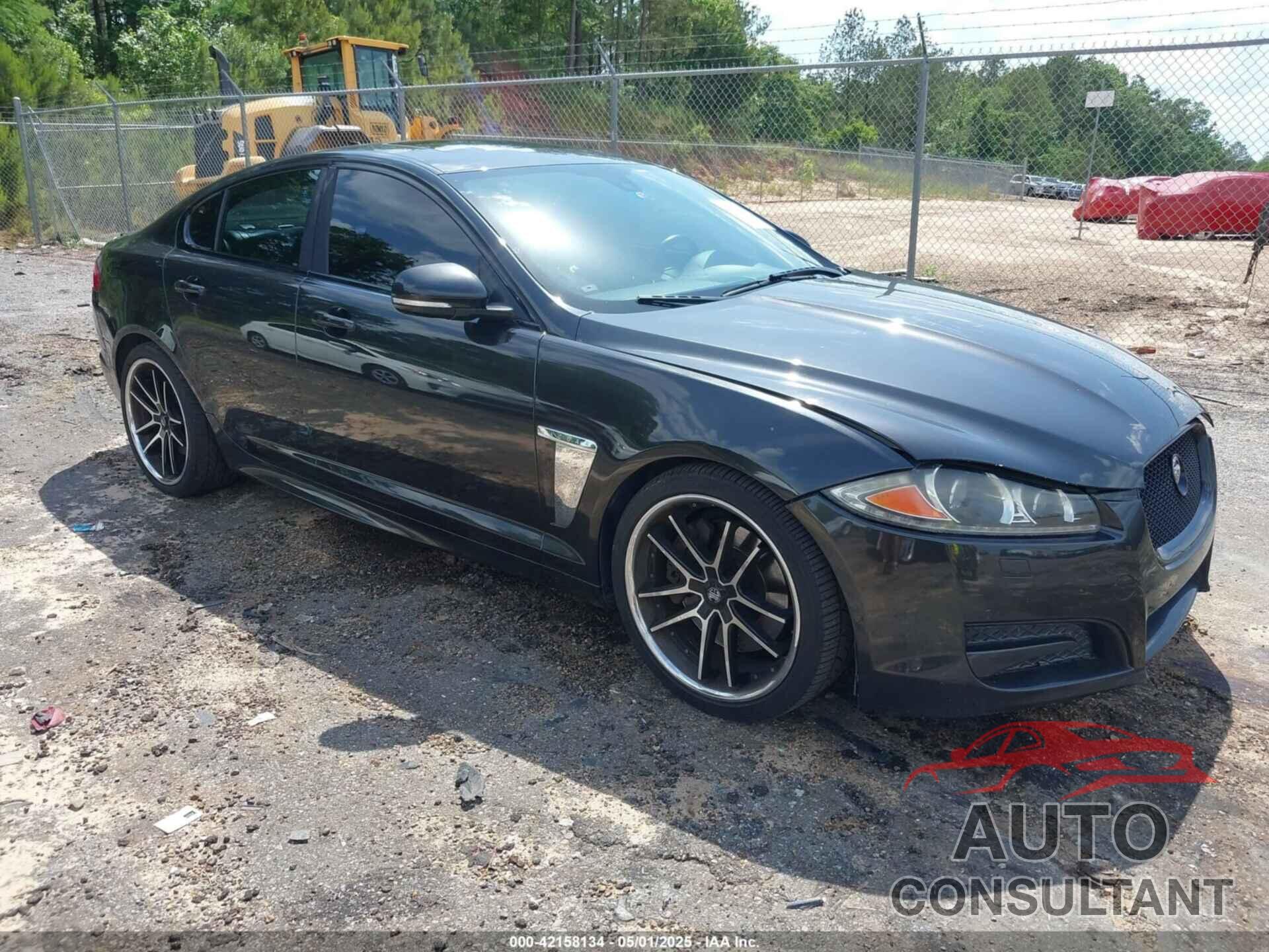 JAGUAR XF 2015 - SAJWA0F74F8U76324
