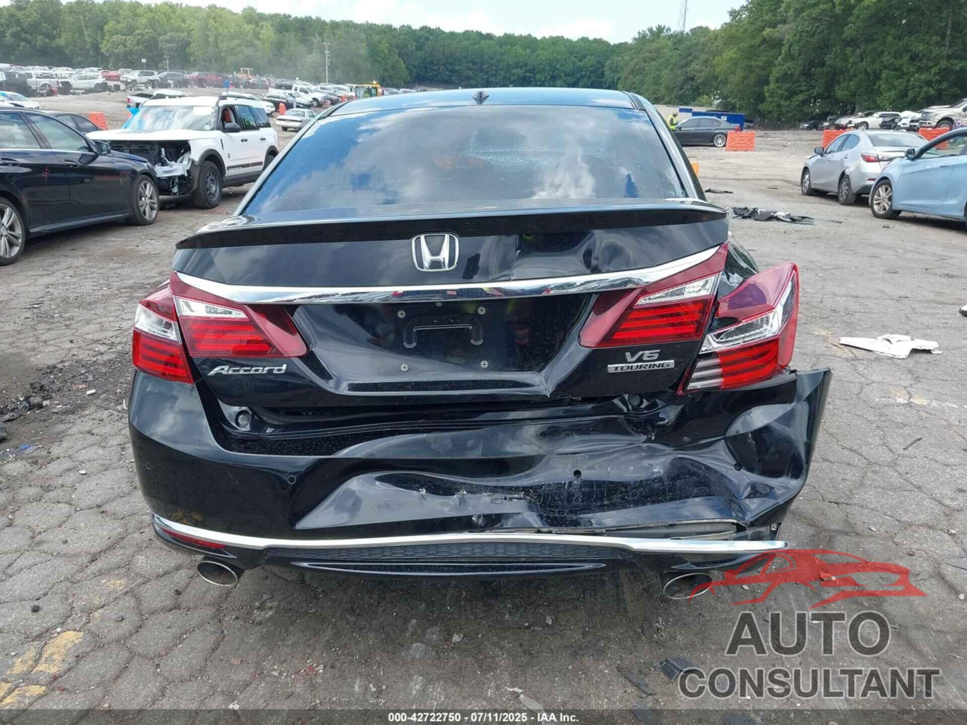HONDA ACCORD 2017 - 1HGCR3F92HA005007