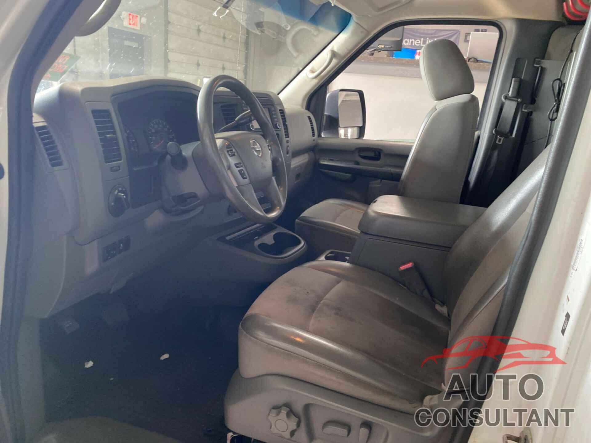 NISSAN NV CARGO NV2500 HD 2019 - 1N6BF0KY4KN804394