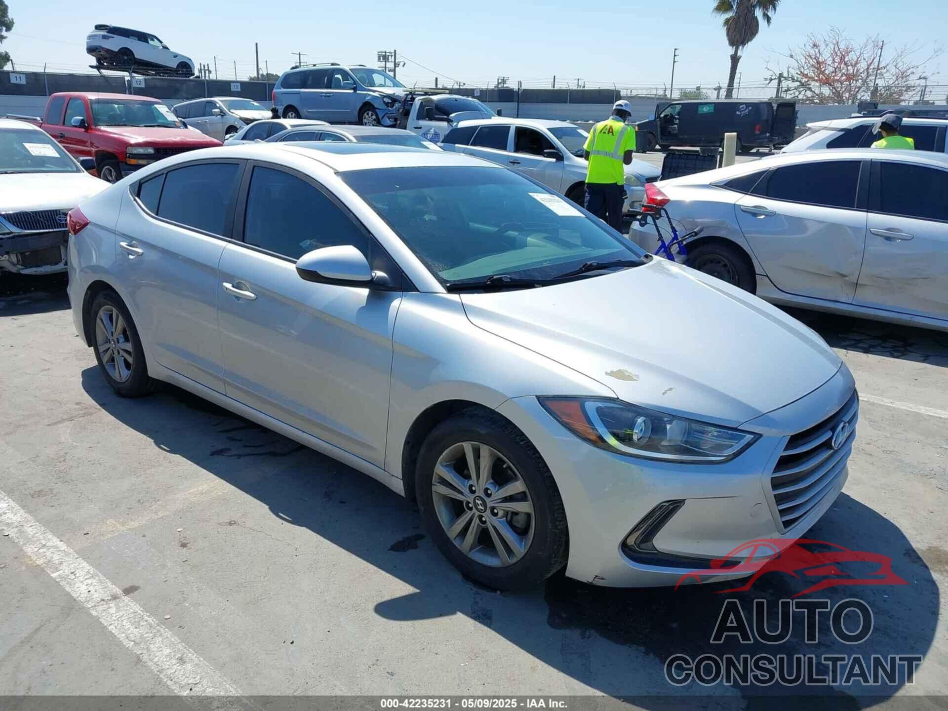 HYUNDAI ELANTRA 2018 - KMHD84LFXJU499963