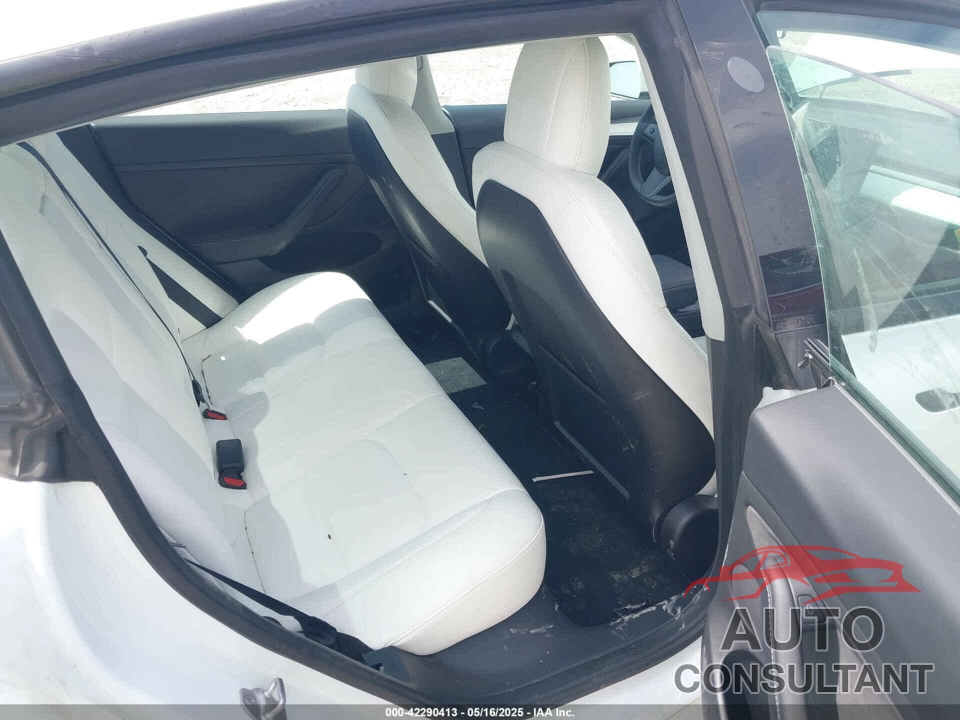 TESLA MODEL 3 2022 - 5YJ3E1EB4NF165427