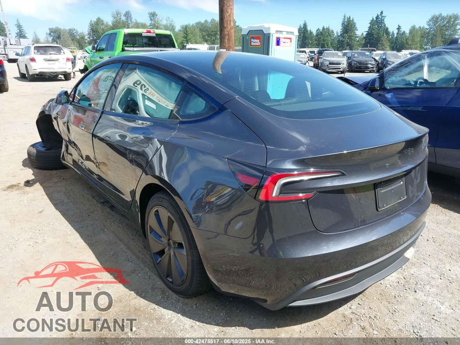 TESLA MODEL 3 2024 - 5YJ3E1EA0RF823760