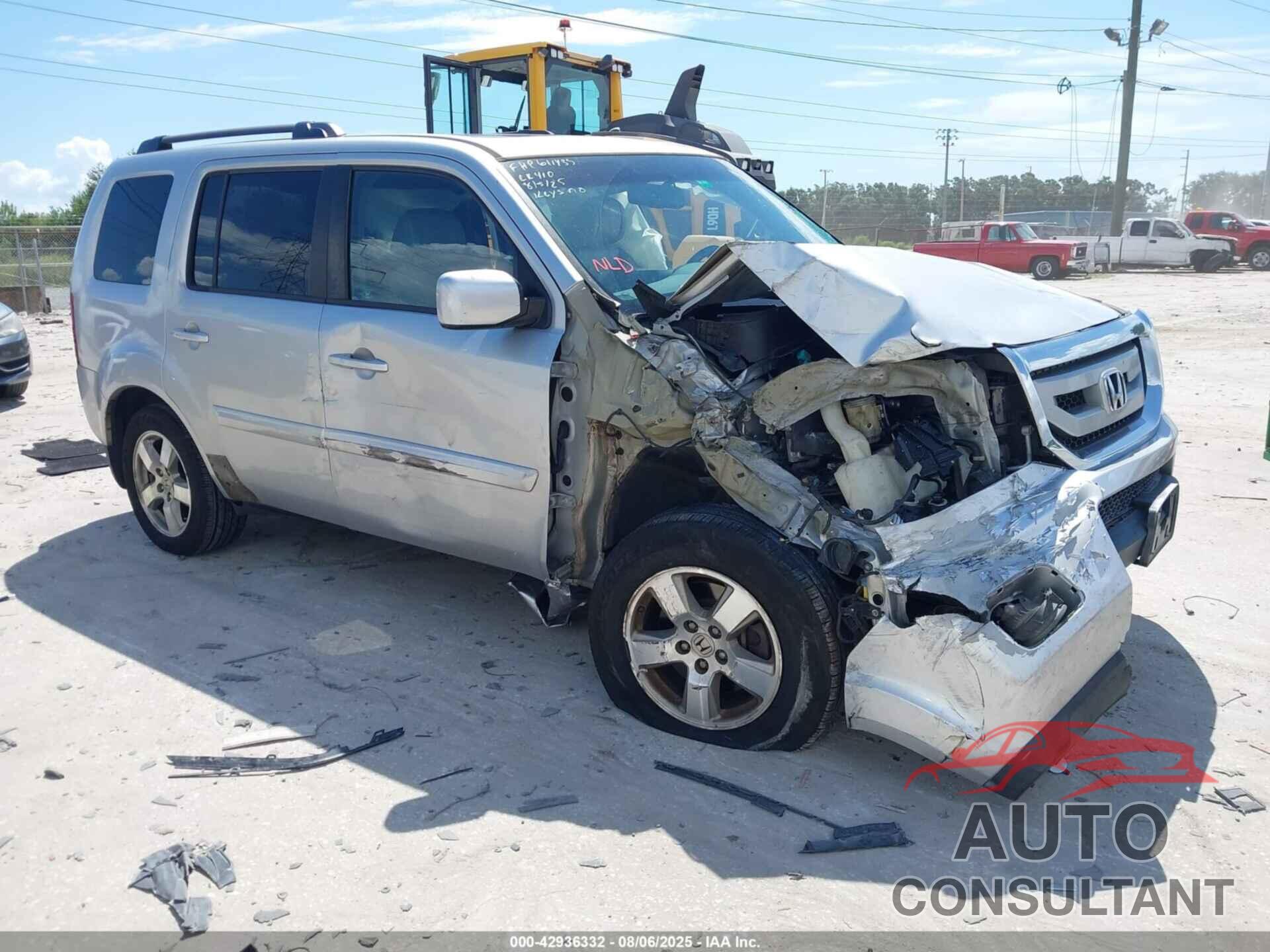 HONDA PILOT 2011 - 5FNYF4H50BB070126