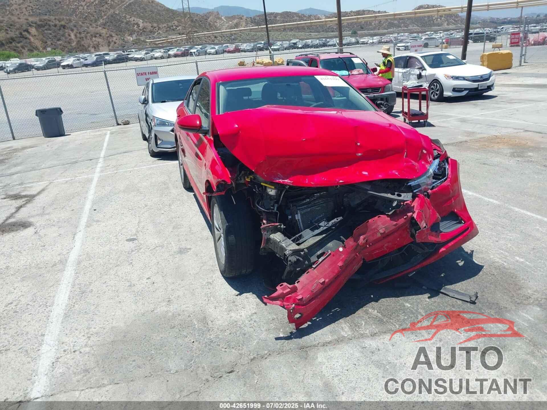 VOLKSWAGEN JETTA 2019 - 3VWC57BU4KM052087
