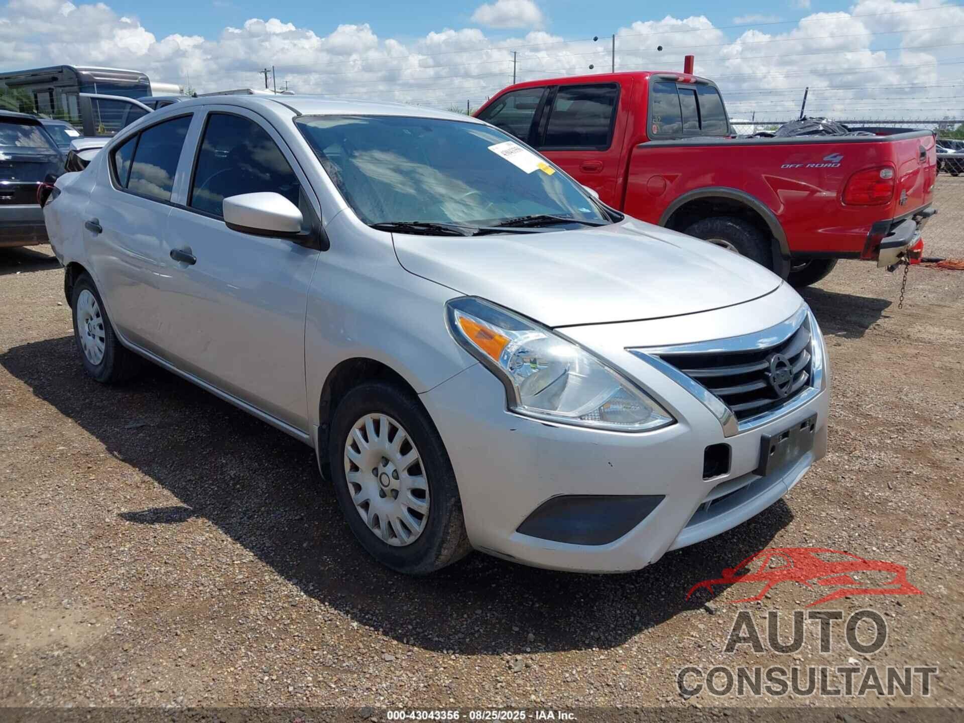 NISSAN VERSA 2017 - 3N1CN7AP3HL886013
