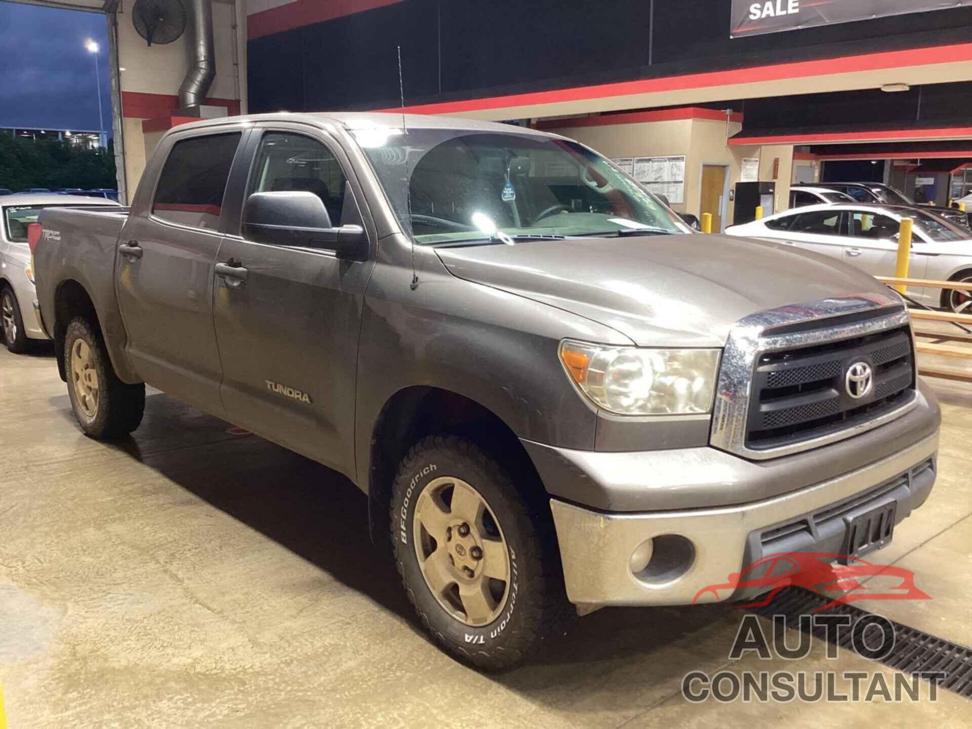 TOYOTA TUNDRA 2013 - 5TFDM5F12DX042640
