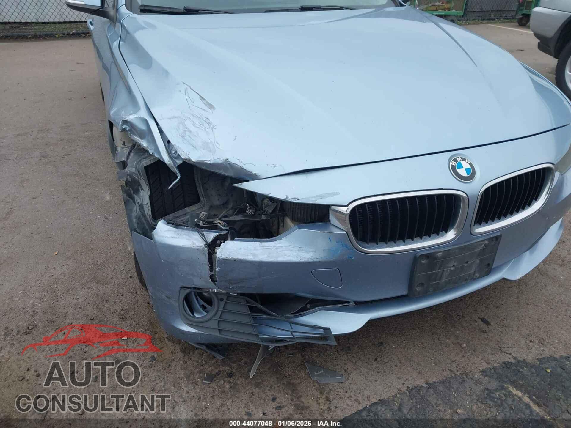 BMW 328I 2013 - WBA3C1C51DF437636
