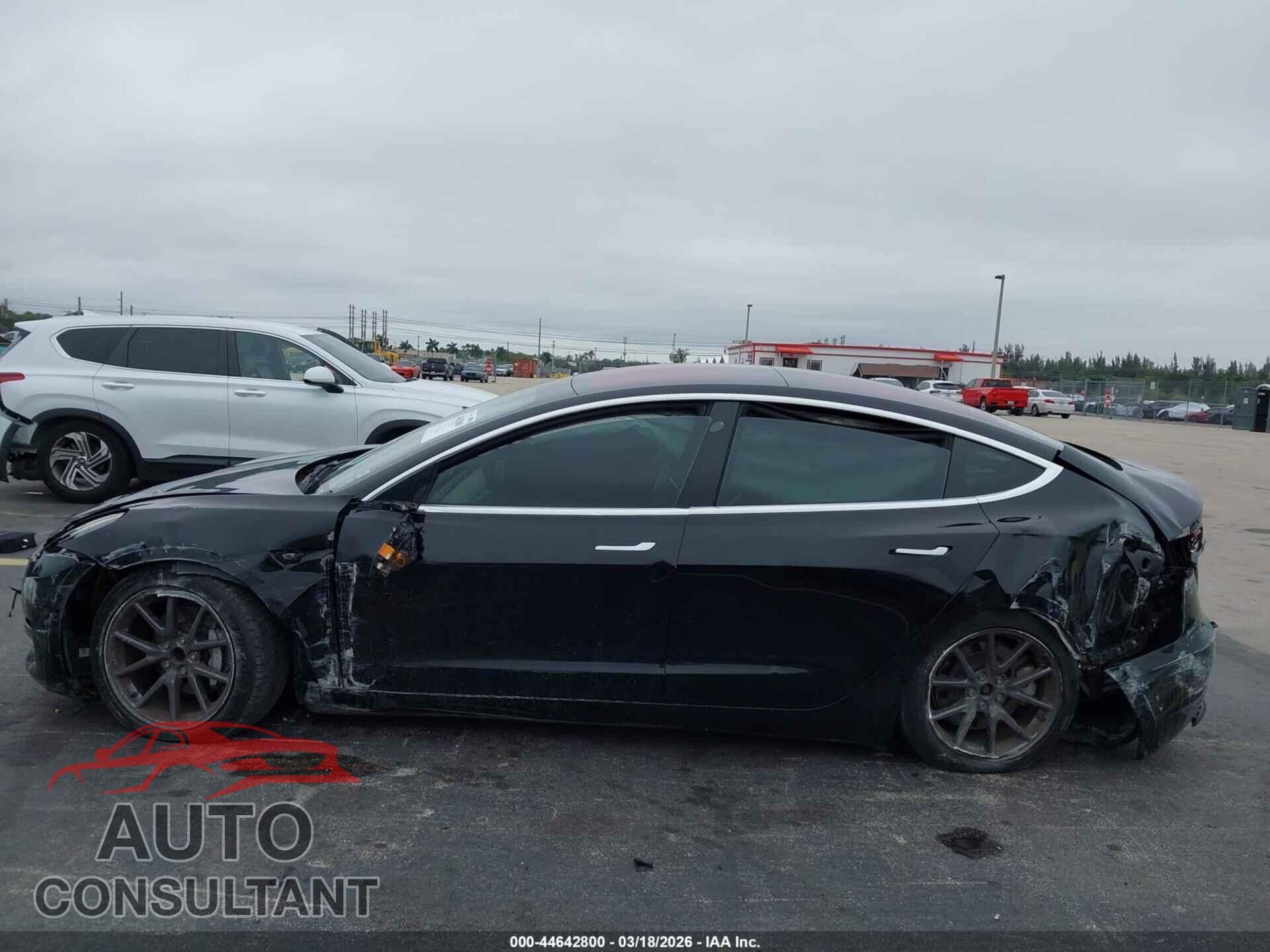 TESLA MODEL 3 2018 - 5YJ3E1EA8JF010171