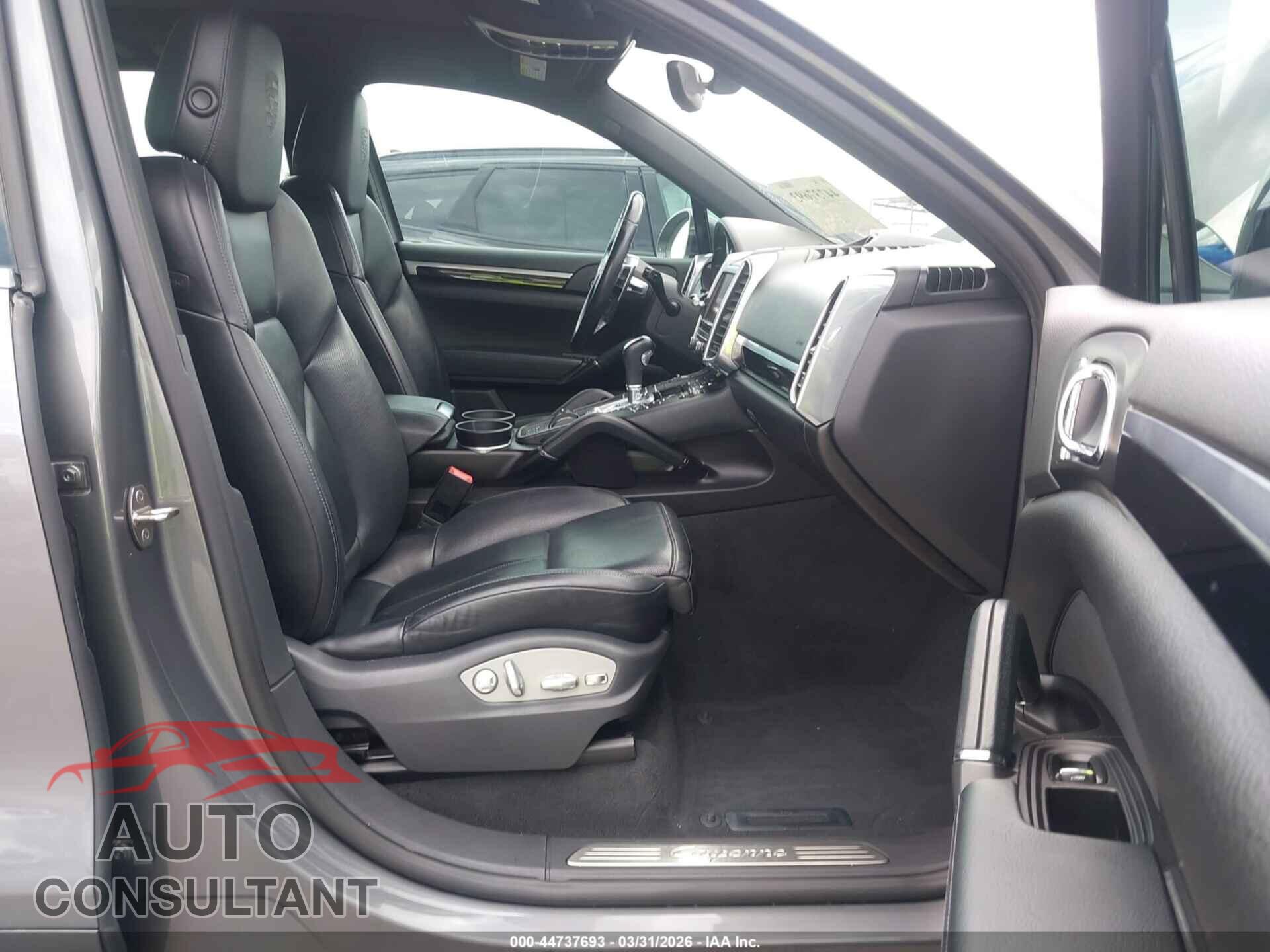 PORSCHE CAYENNE 2016 - WP1AA2A26GLA00699