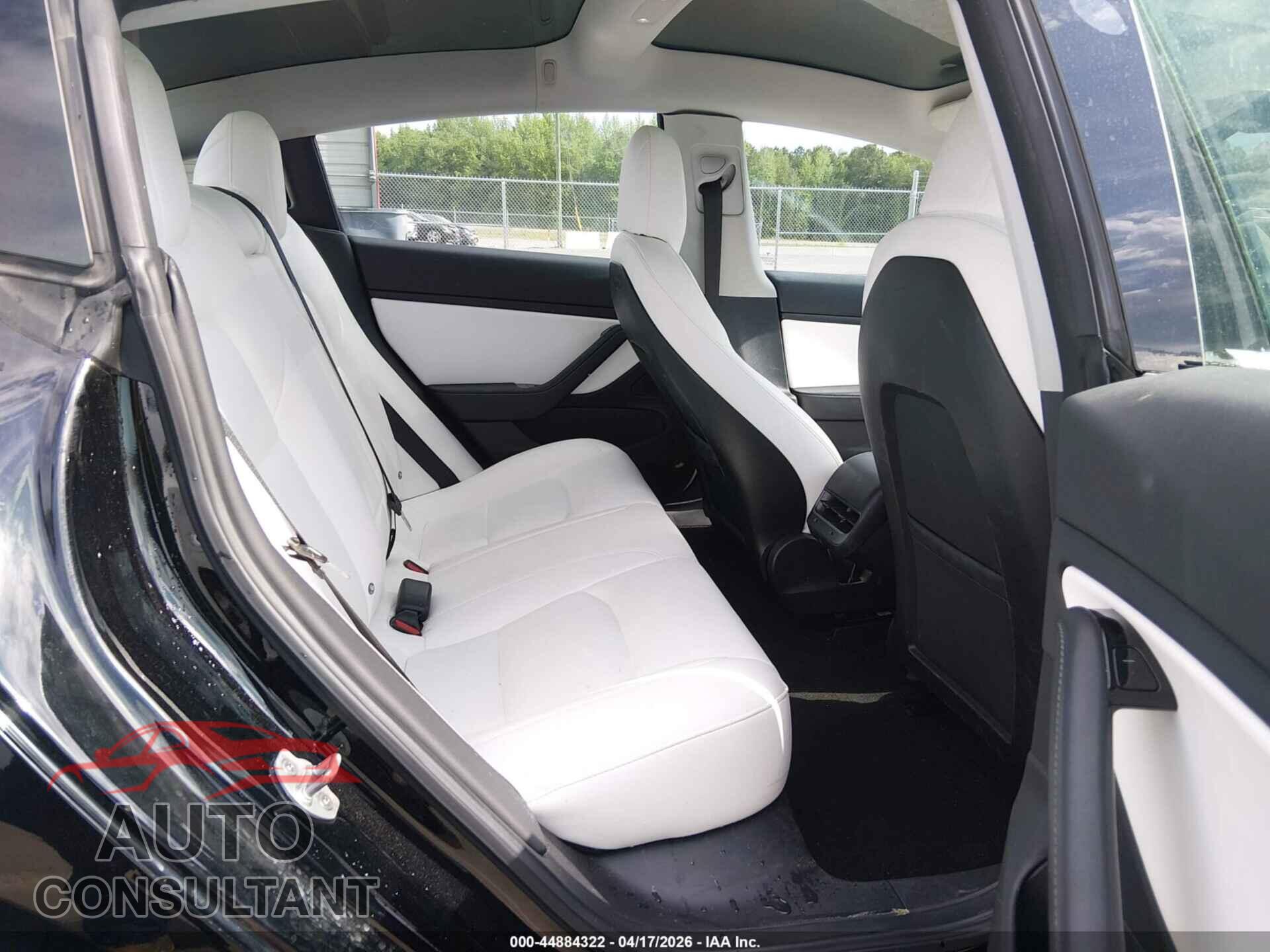 TESLA MODEL 3 2018 - 5YJ3E1EB7JF082309