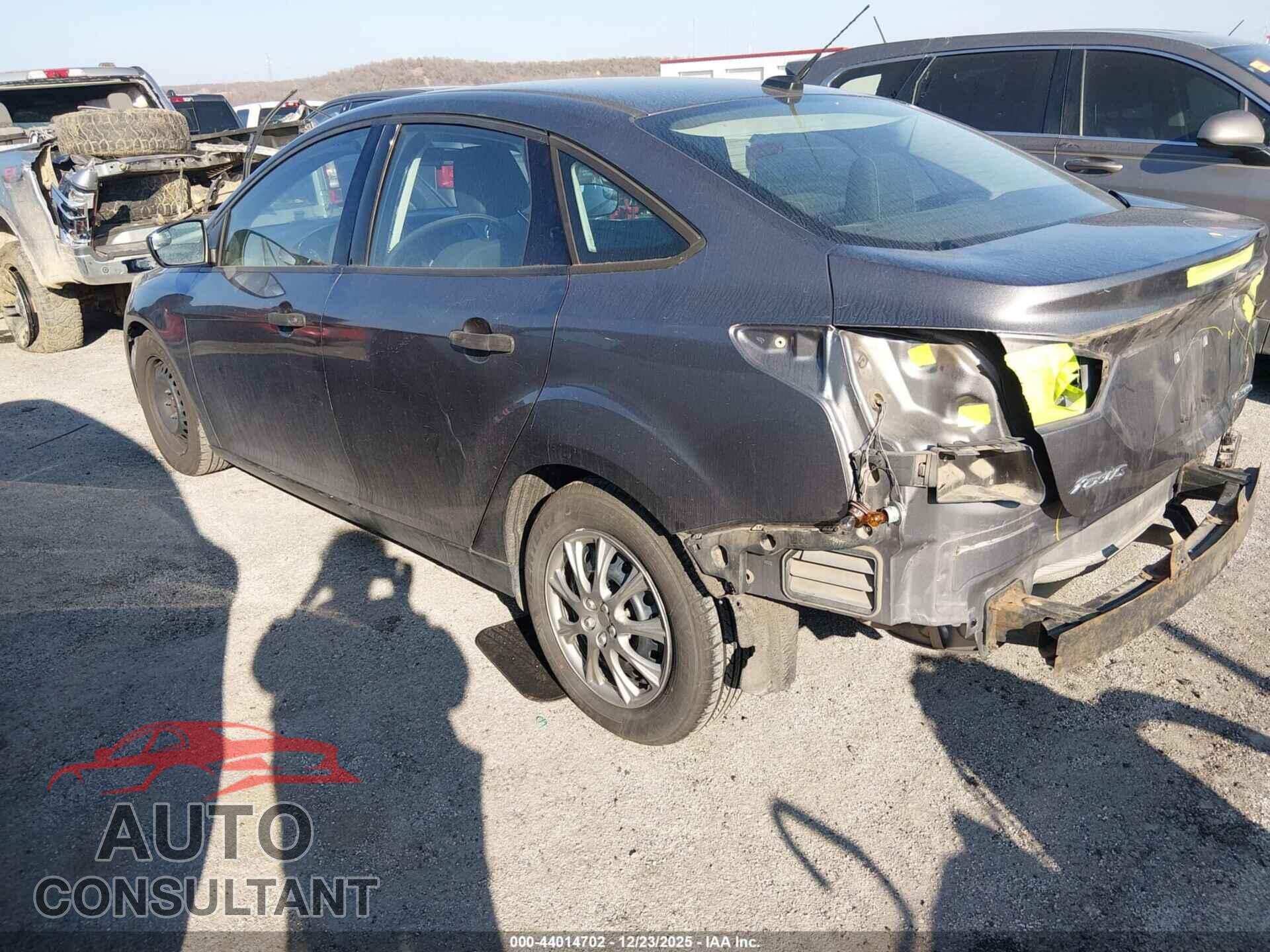 FORD FOCUS 2014 - 1FADP3E27EL209255
